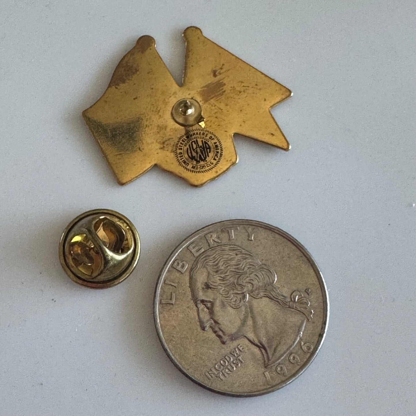 Vintage Plumbers & Pipefitters UA 495 Cambridge Ohio Flag Lapel Pin Union