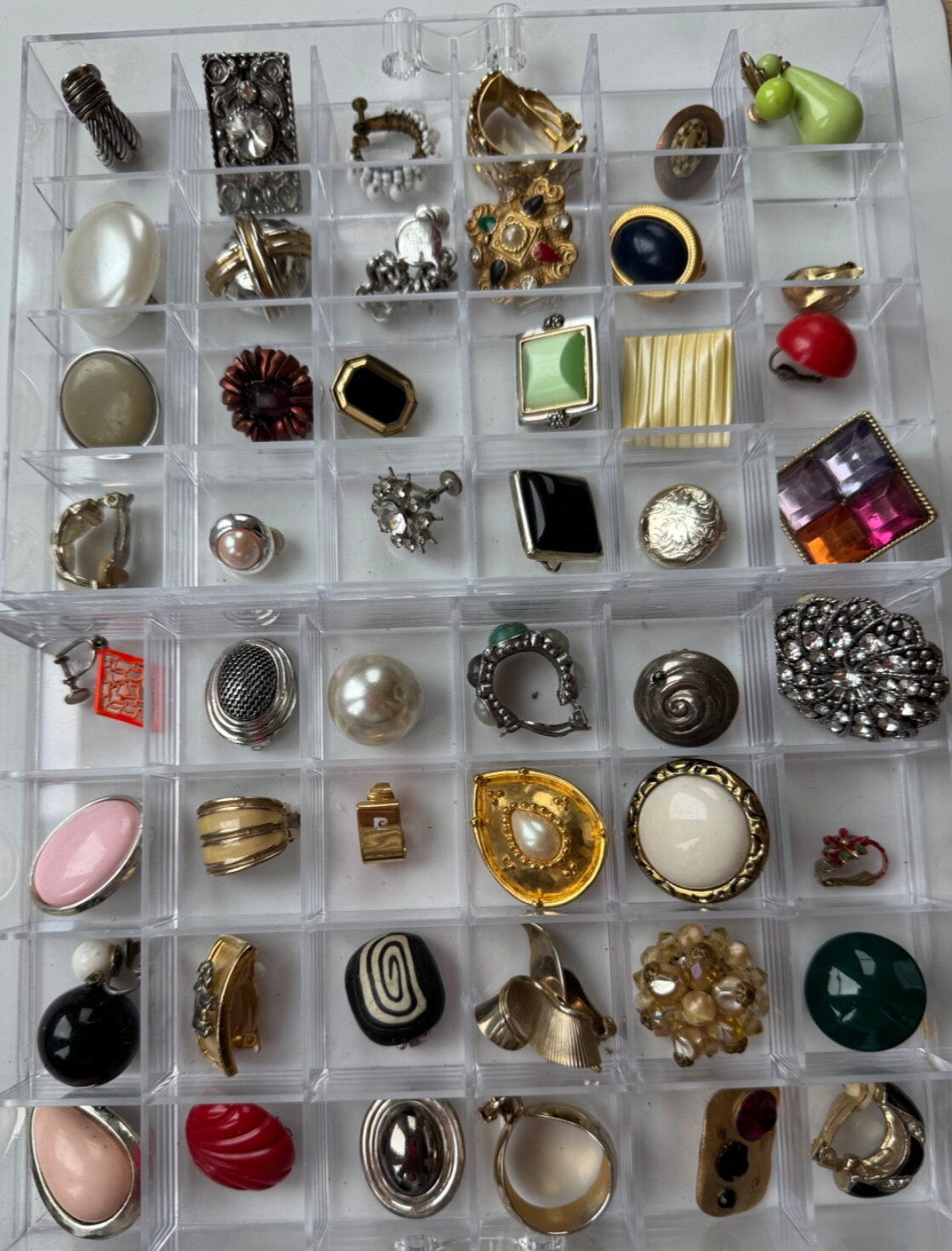 Vintage Signed & Unsigned SINGLE Clip-On Earrings Jewelry Lot Crafts/Wear 48pcs