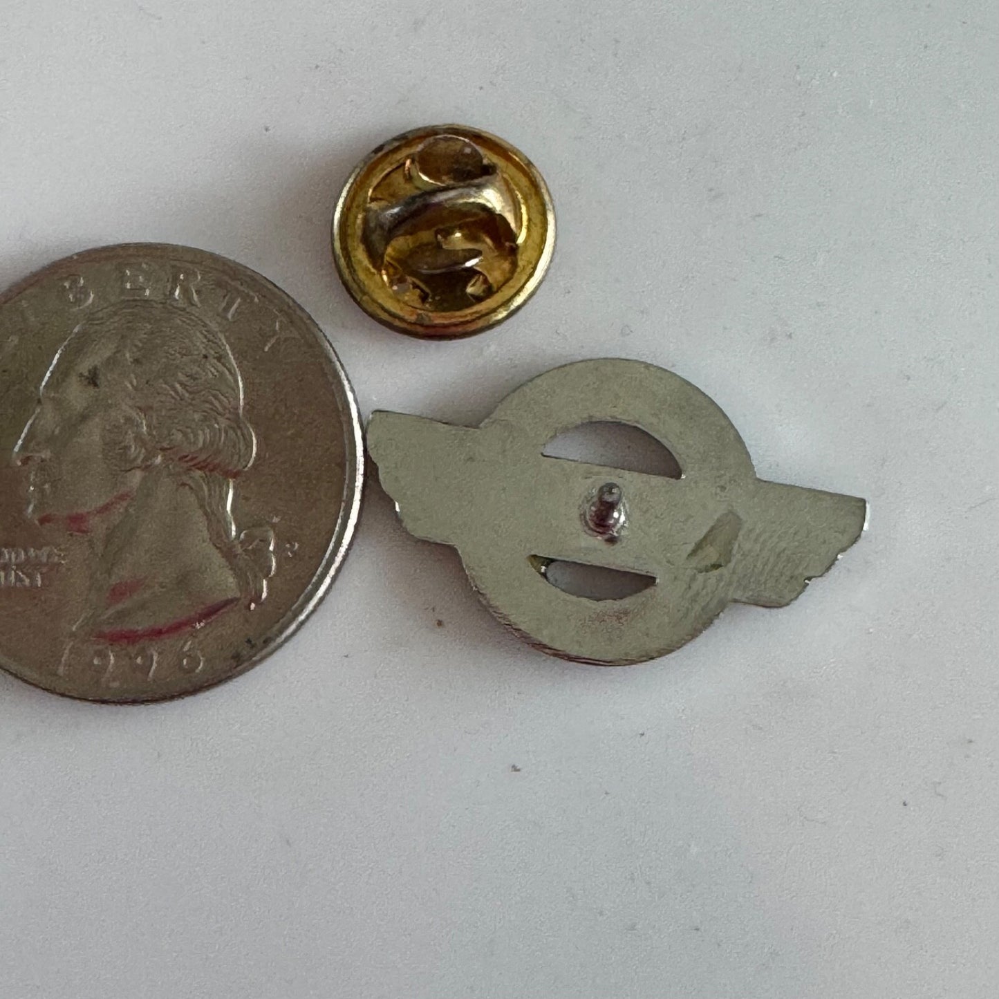 Vintage Salisbury Automobile Classic Lapel Pin