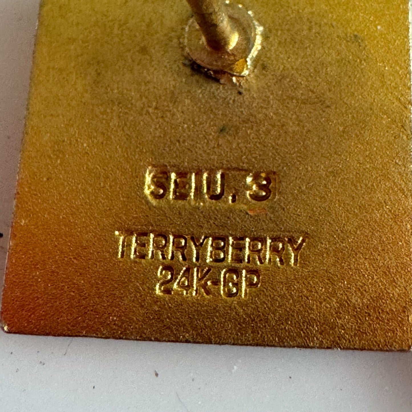 24K GP TERRYBERRY SEIU STRONGER TOGETHER COLLECTIBLE SOUVENIR LAPEL PIN