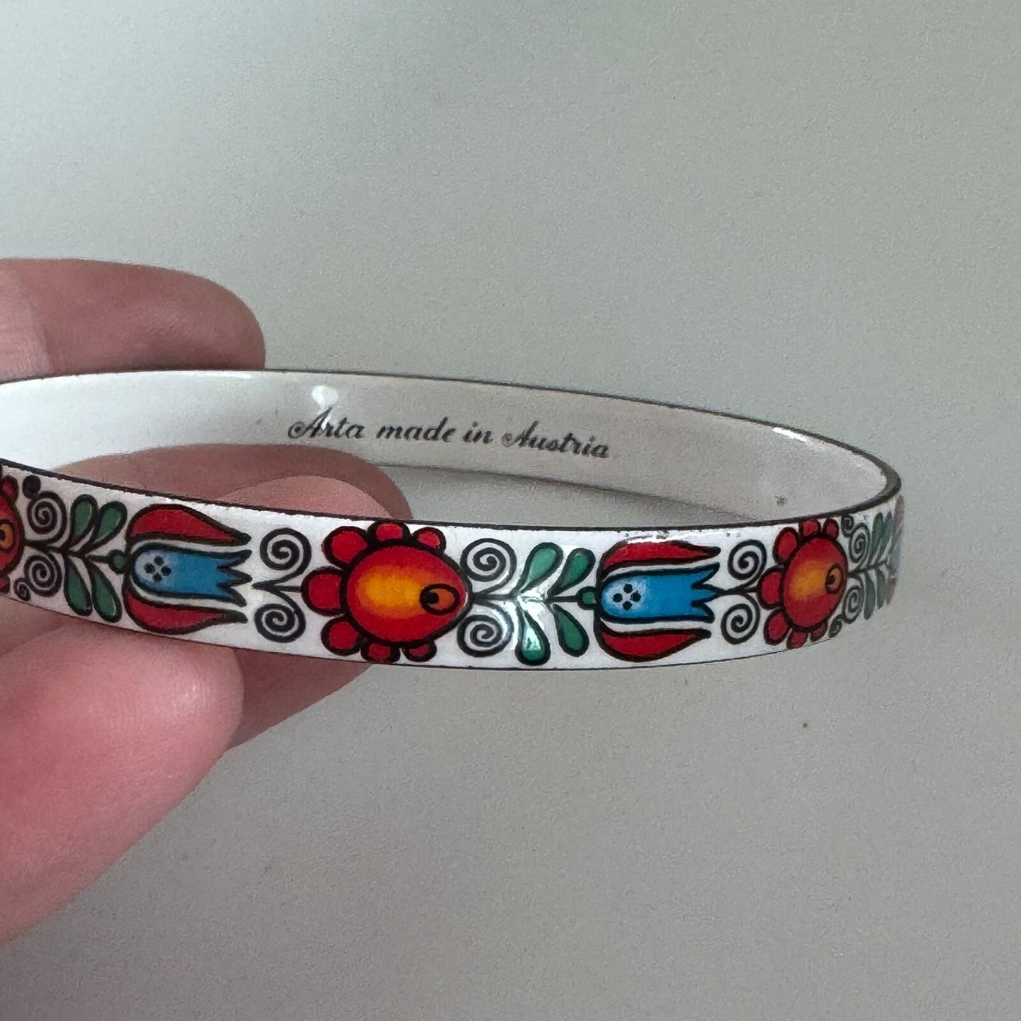 Vintage Arta White Enamel Flowers Floral Painted Bracelet Made in Austria Bangle