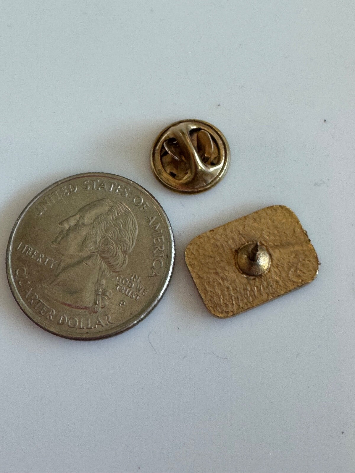 Vtg Skytop Brewster Oilfield Equipment Black and Gold Logo Enamel Lapel Pin RARE