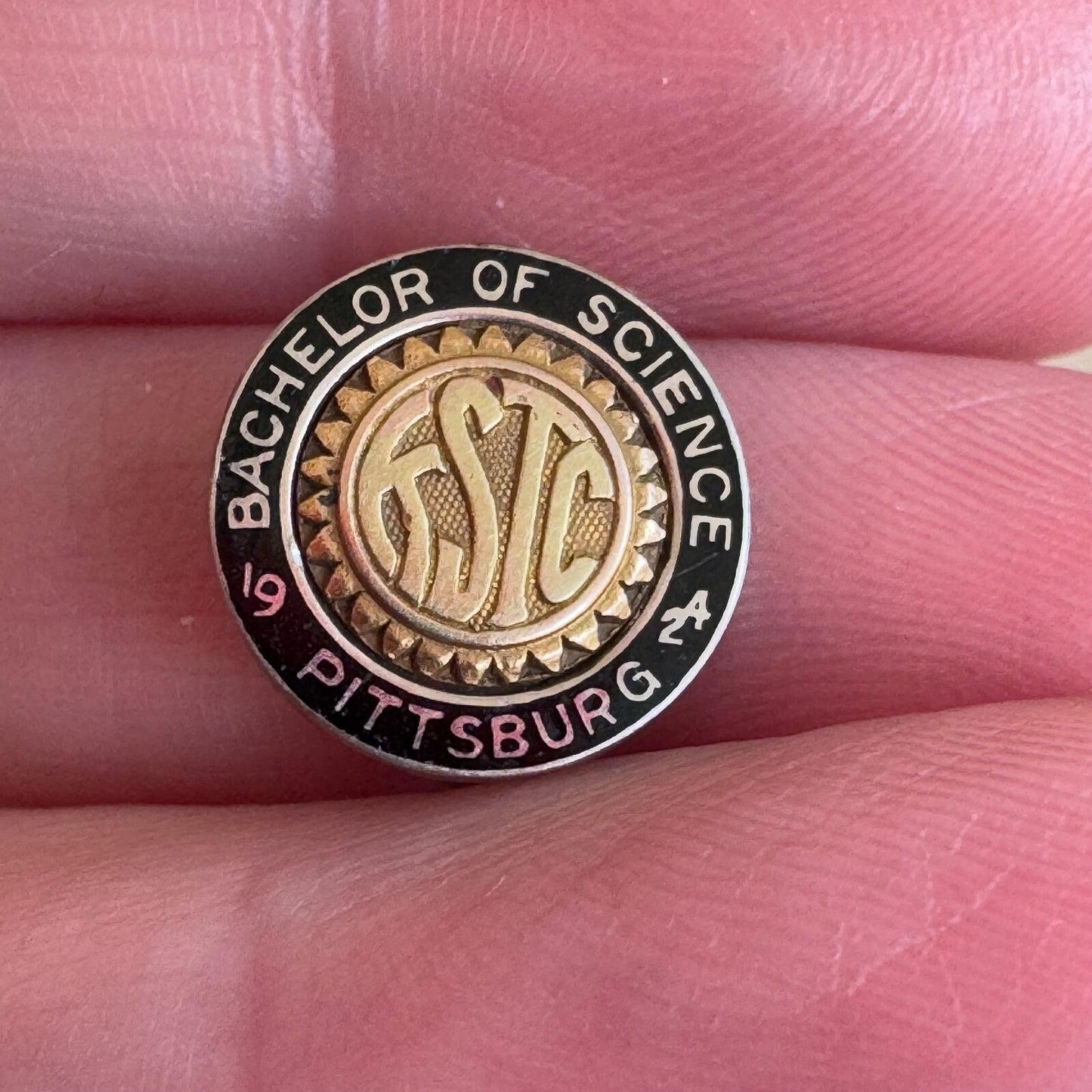 Antique 10k 1924 Kansas State Teachers College KSTC Pittsburg Pitt Lapel Pin