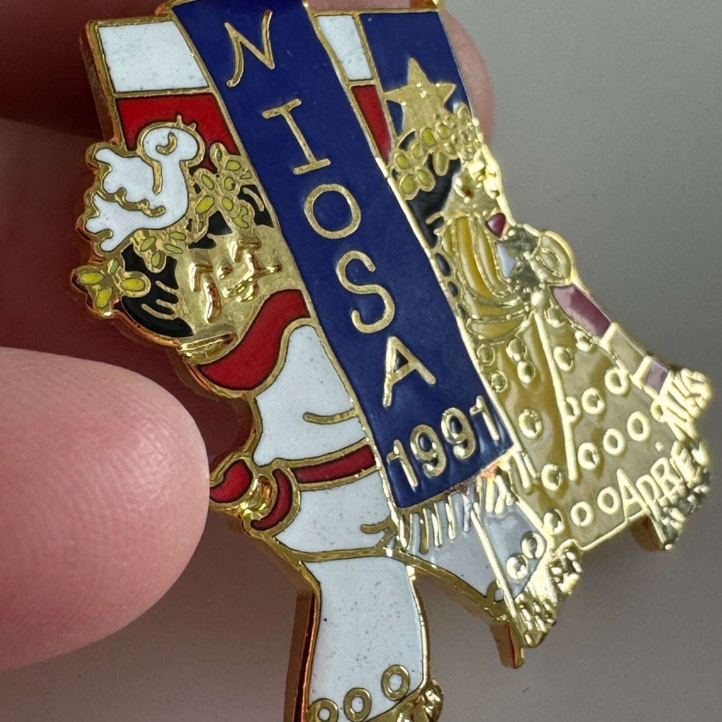 Vintage 1991 NIOSA San Antonio Texas Flag Pin Charm Fiesta