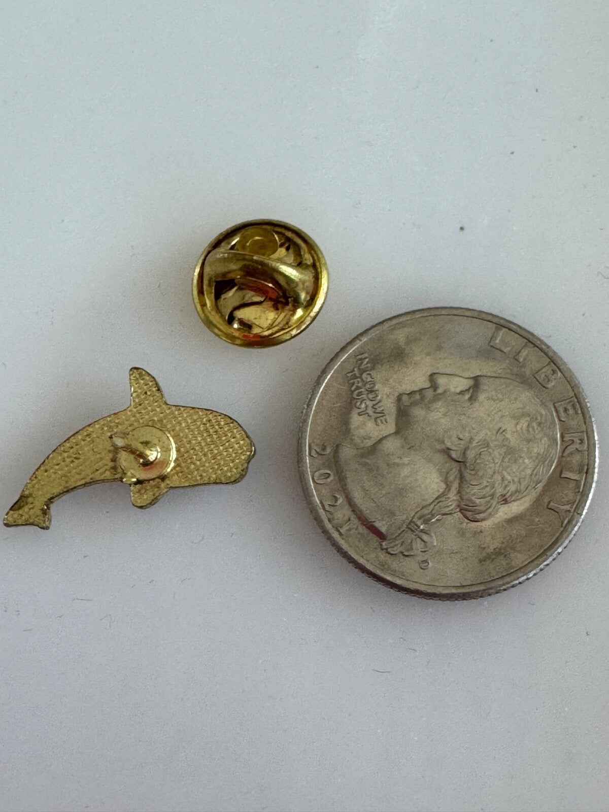 Vintage Orca Killer Whale Shamu Lapel Pin
