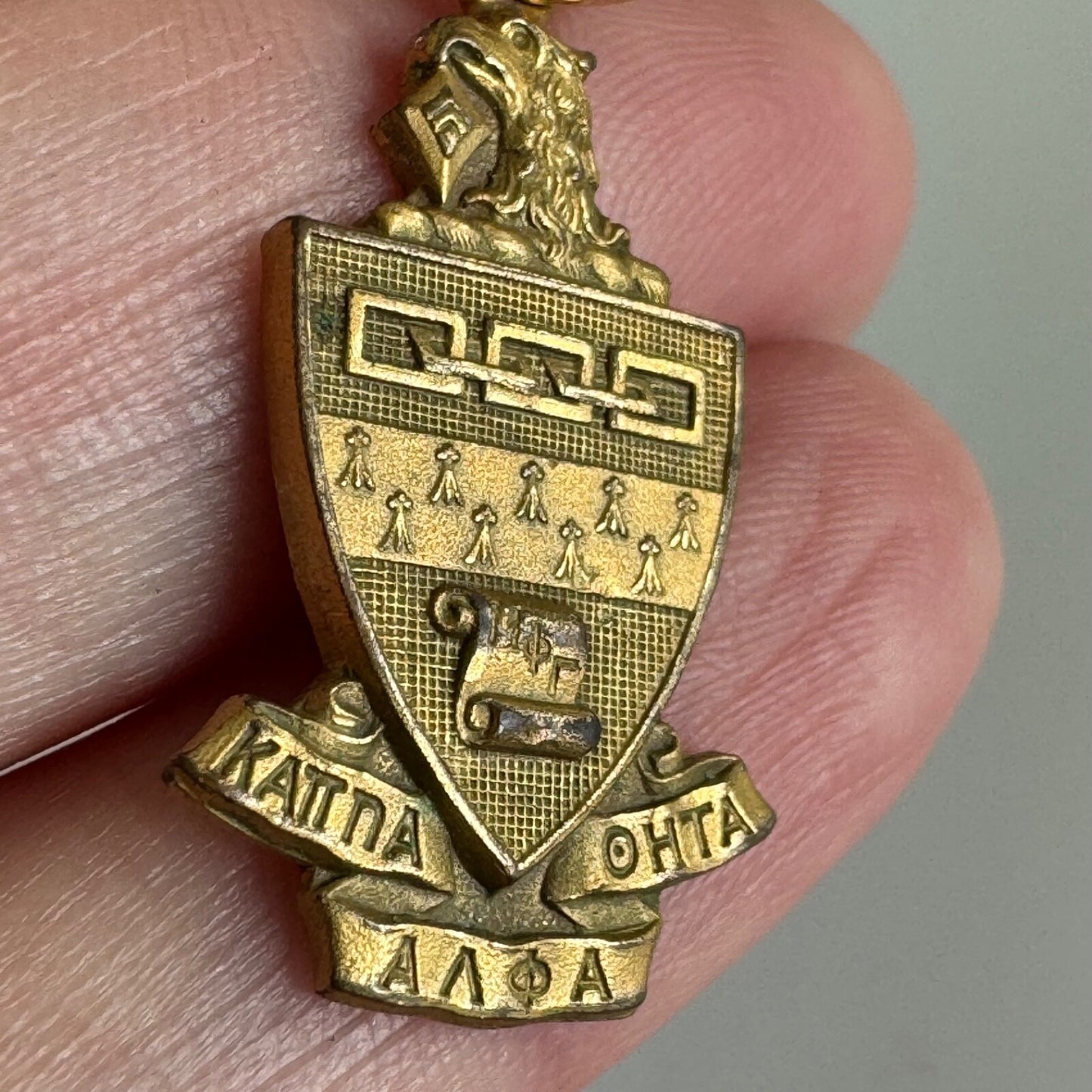 Vtg KAPPA ALPHA THETA Sorority Pendant GF Keepsake KAO Crest Lavalier