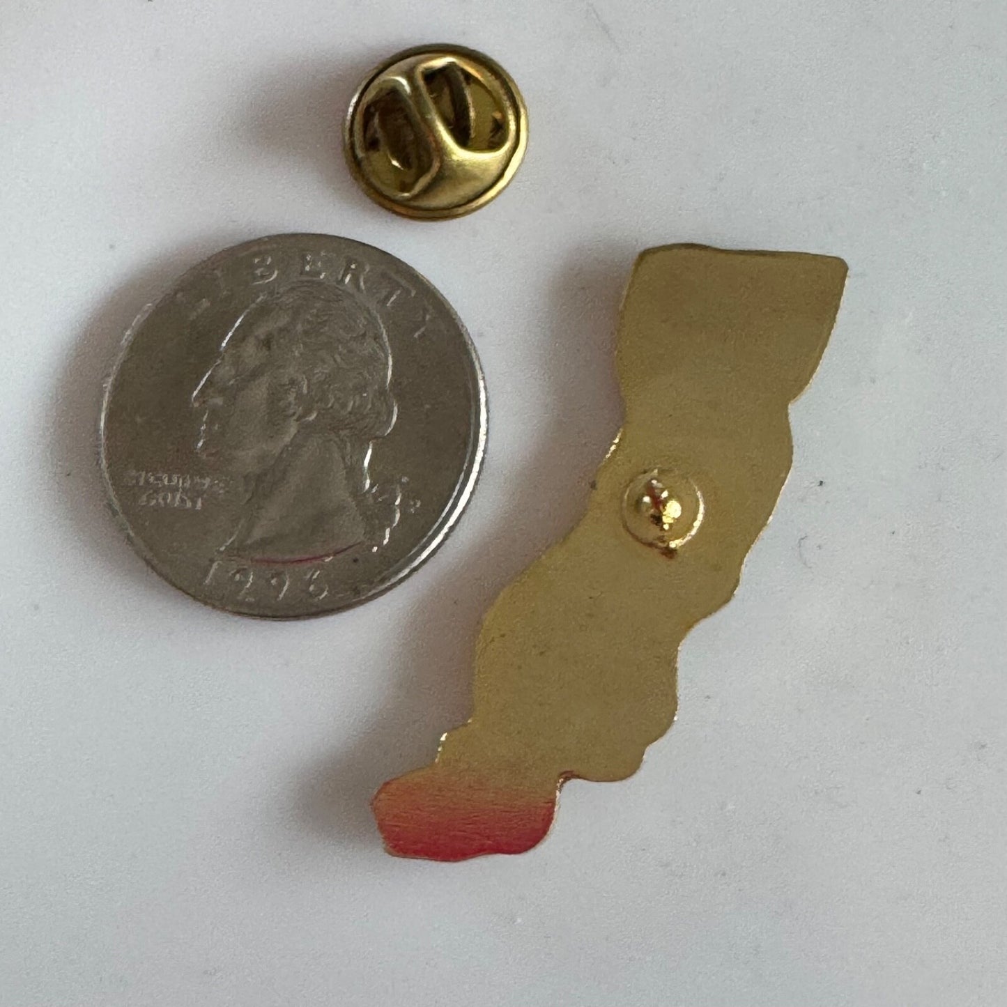 Vintage Honolulu Hawaii Lapel Pin Souvenir Tourist Islands