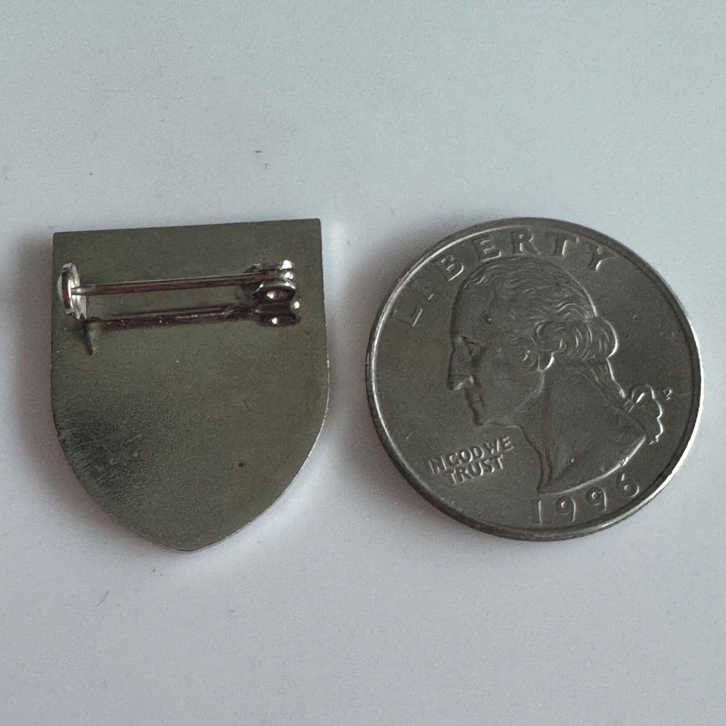 Vintage Leavenworth Ski Skiing Washington Souvenir Tourist Lapel Pin
