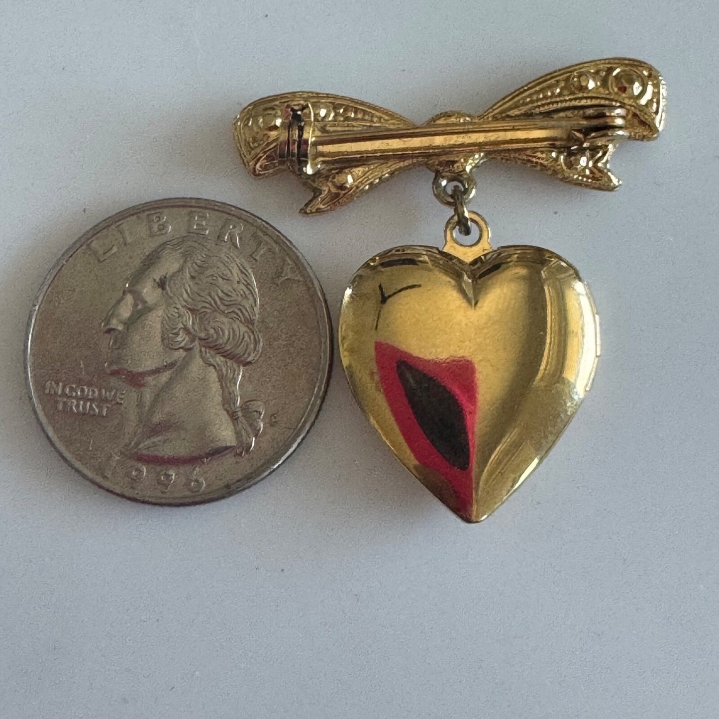 Vintage 1928 Heart Shaped Locket Dangle Brooch Pin Pin Blue Stones Gold Toned