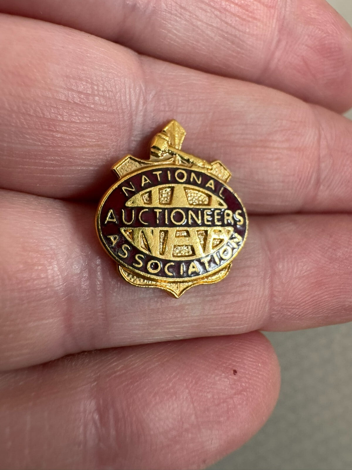 Vintage National Auctioneers Association Lapel Pin Tie Tack NAA
