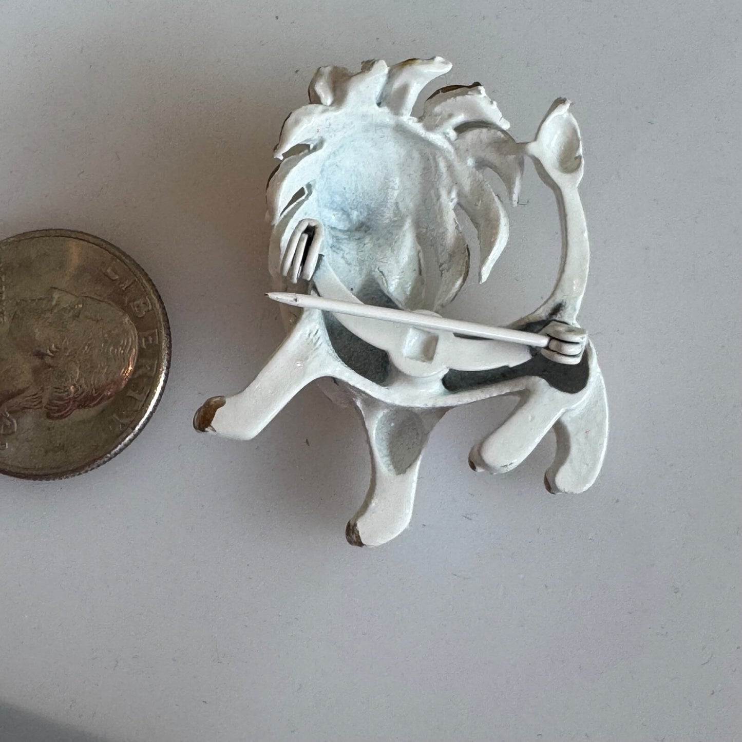 Vintage White Enamel Lion Brooch Pink Green Eyes Precious Pins Pin