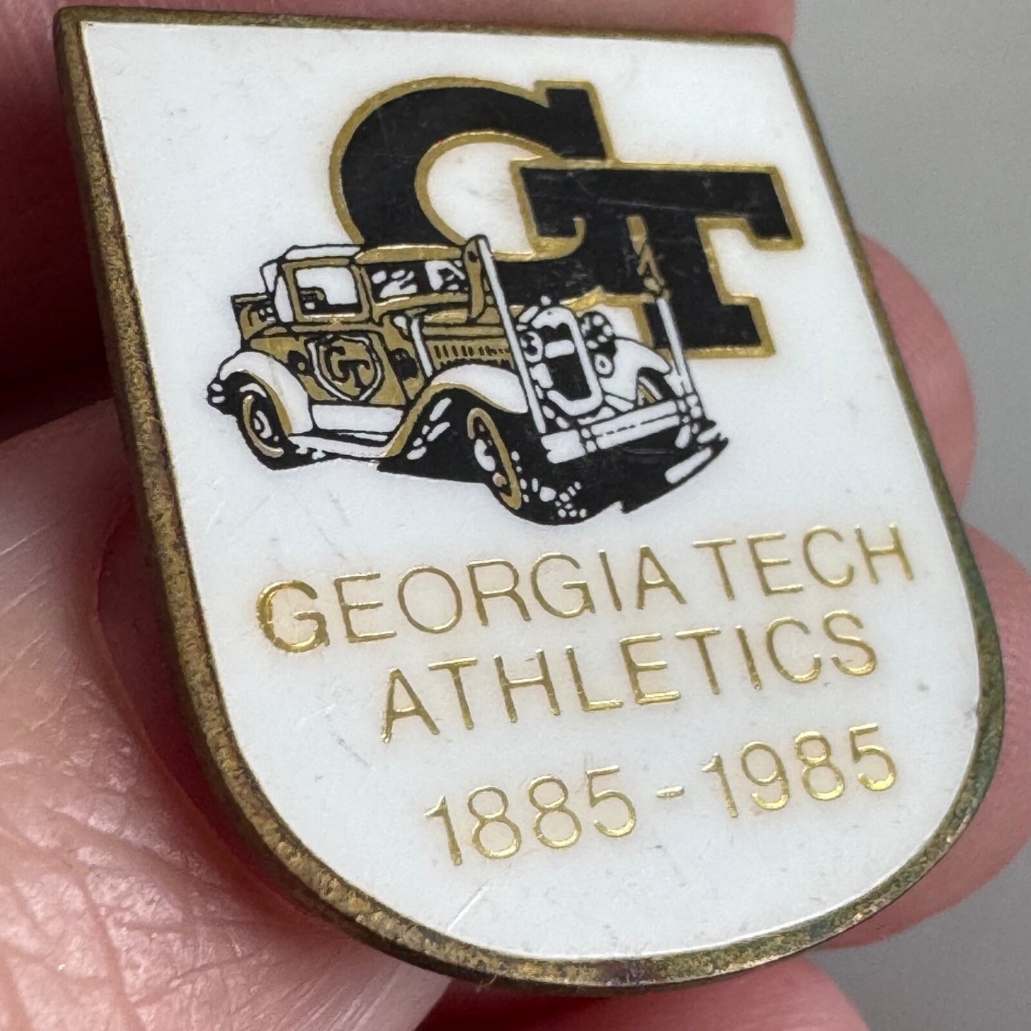 Vintage 1985 Georgia Tech Athletics University Ramblin' Wreck Lapel Pin