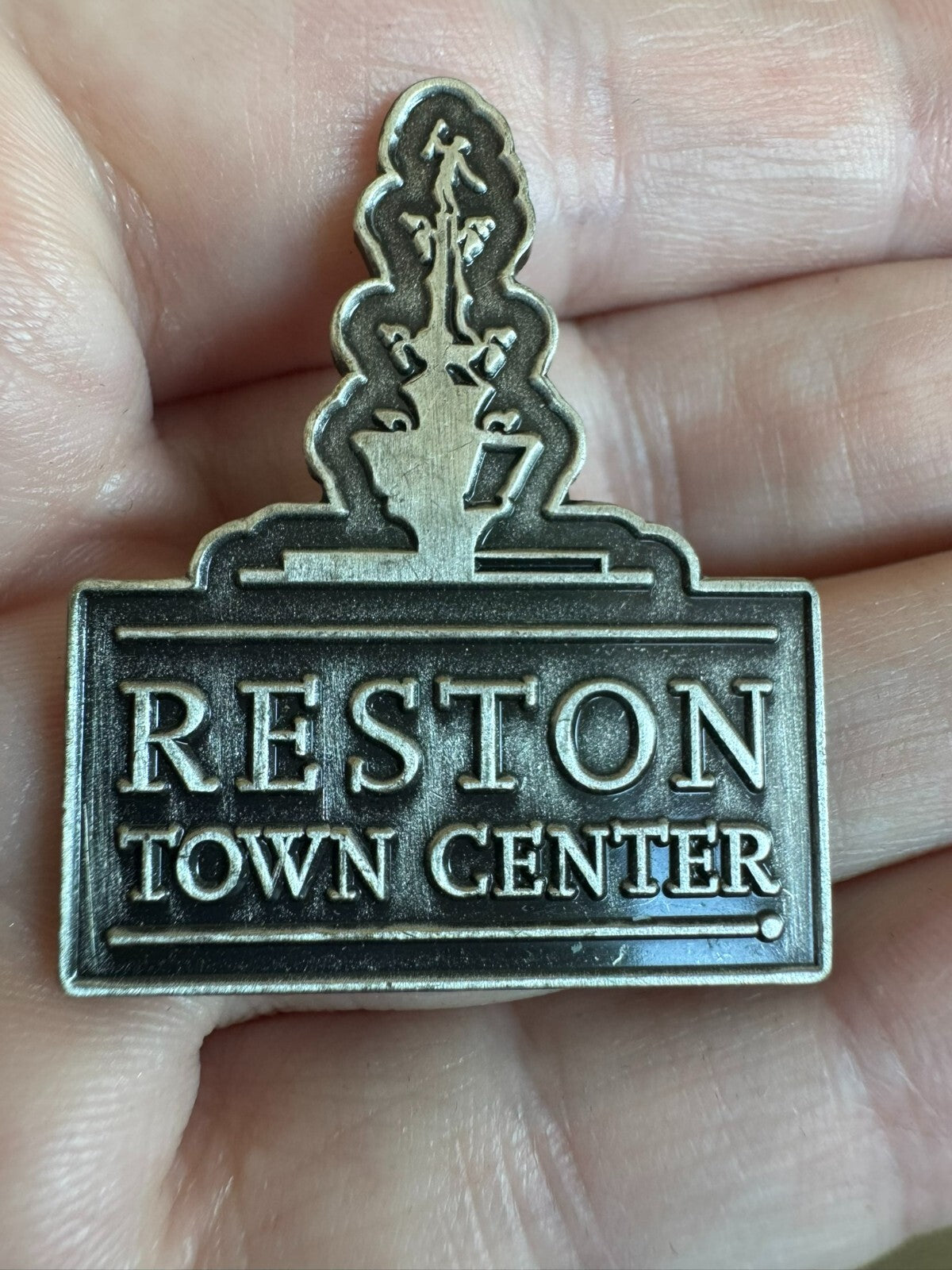 2018 Reston Town Center Souvenir Lapel Pin Winter Wonderland - Very Nice!