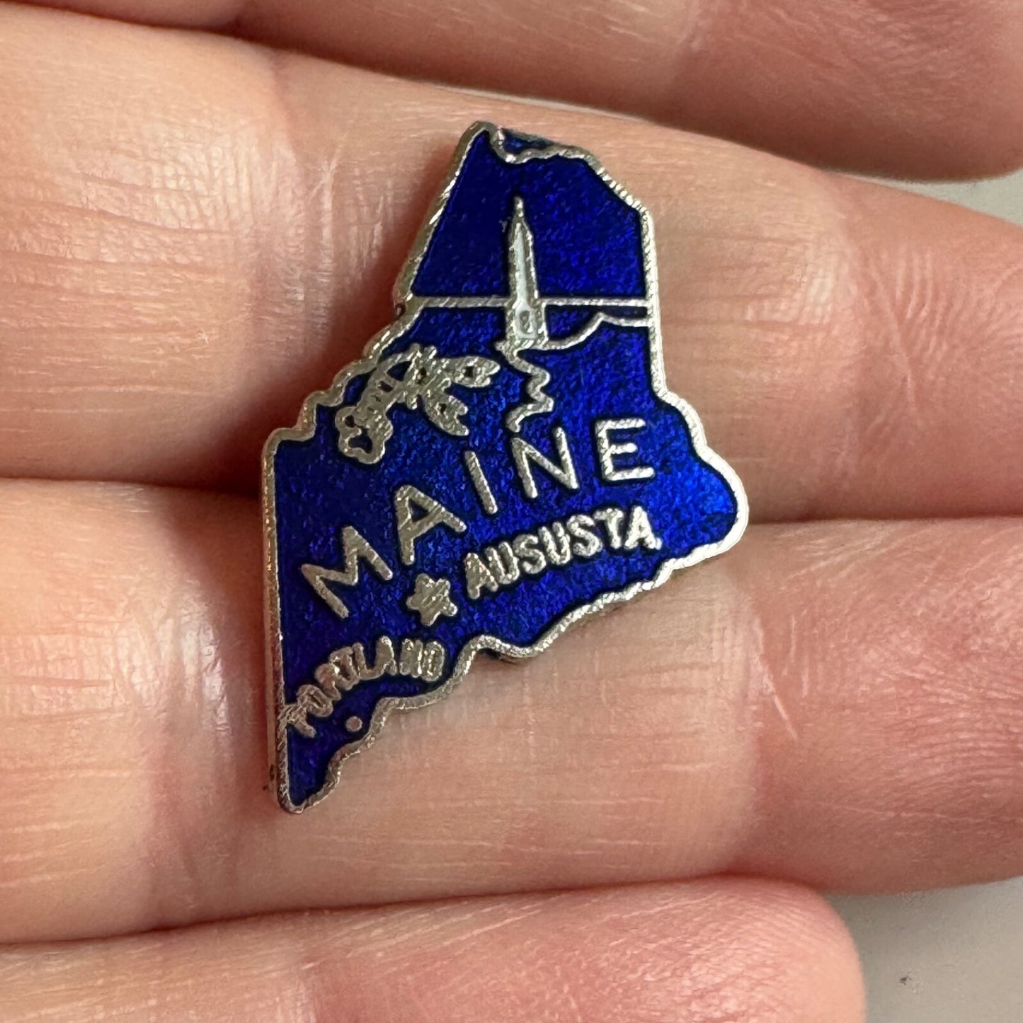 Vintage Maine State Blue Enamel Souvenir Tourist Lapel Pin