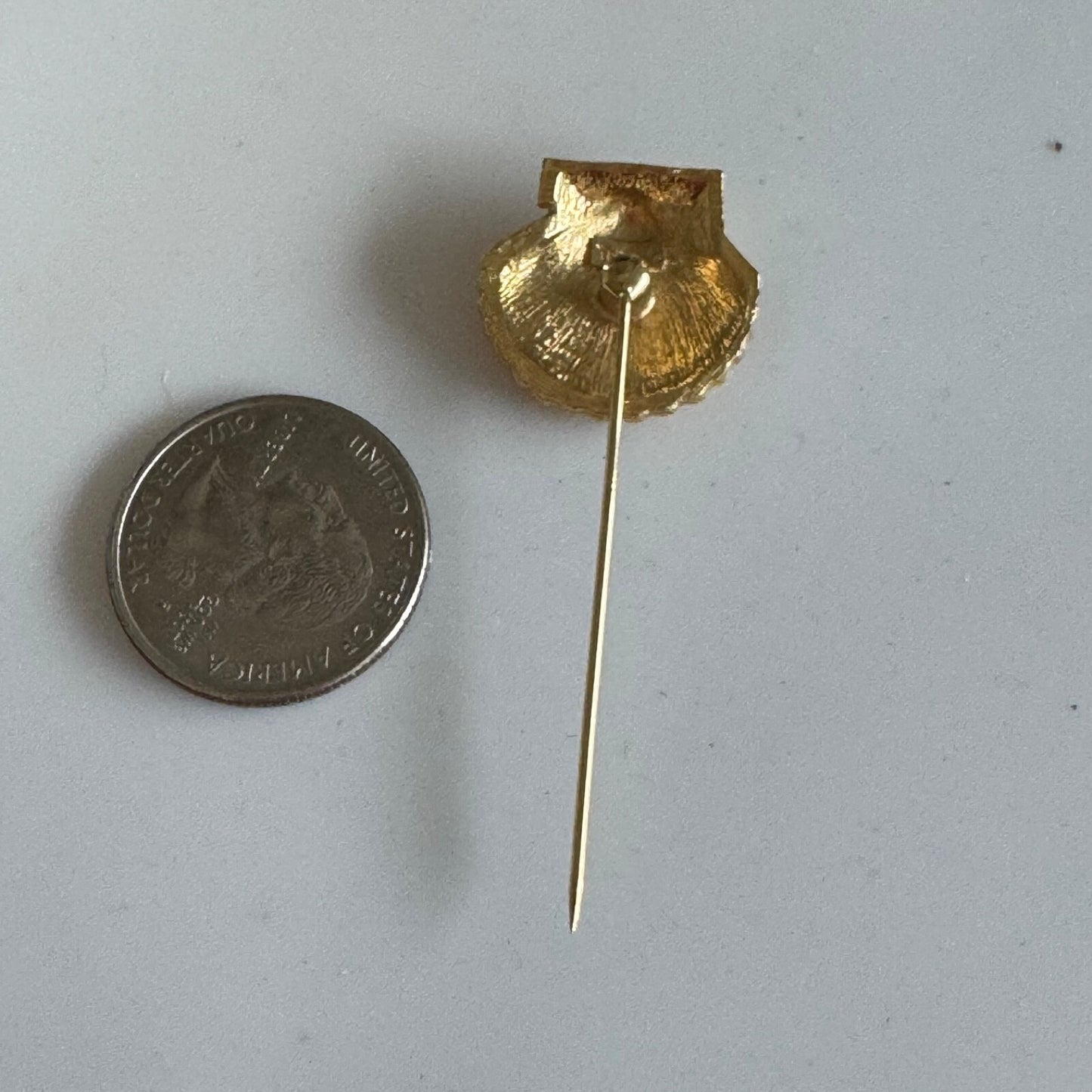 Vintage Trifari Gold Tone Scallop Shell Stick Pin – Vintage Nautical Lapel Pin