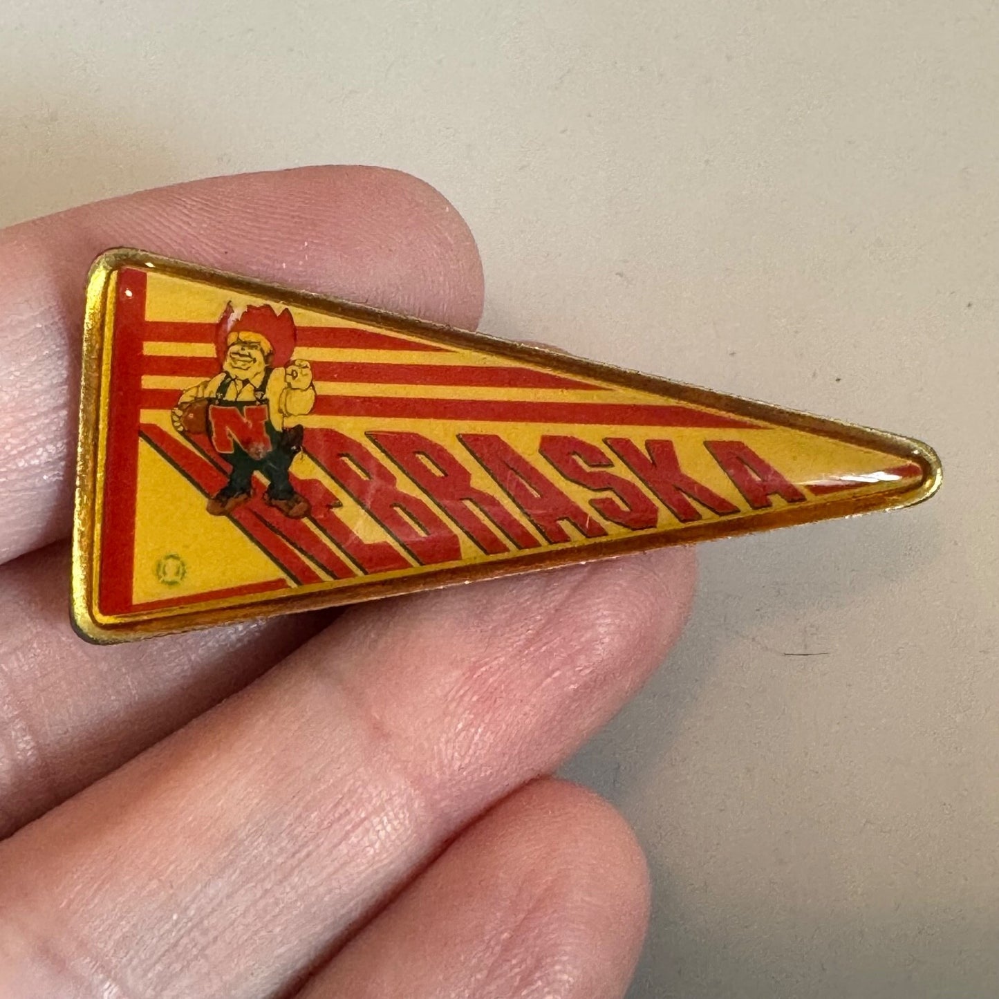 Vintage University of Nebraska Lincoln Pennant Shaped Lapel Pin Herbie Husker