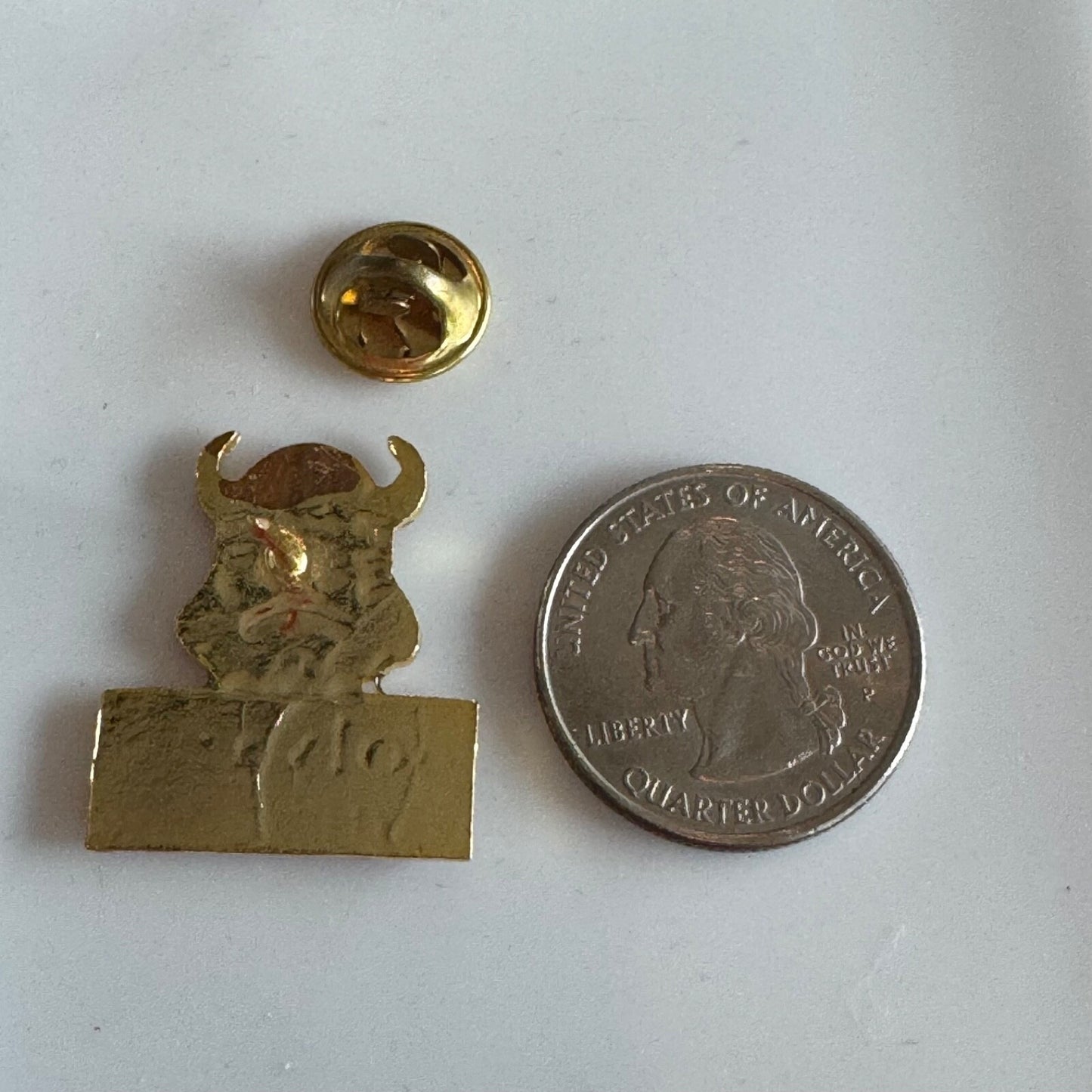 Solvang California Viking Head Red Enamel Tourist Pin