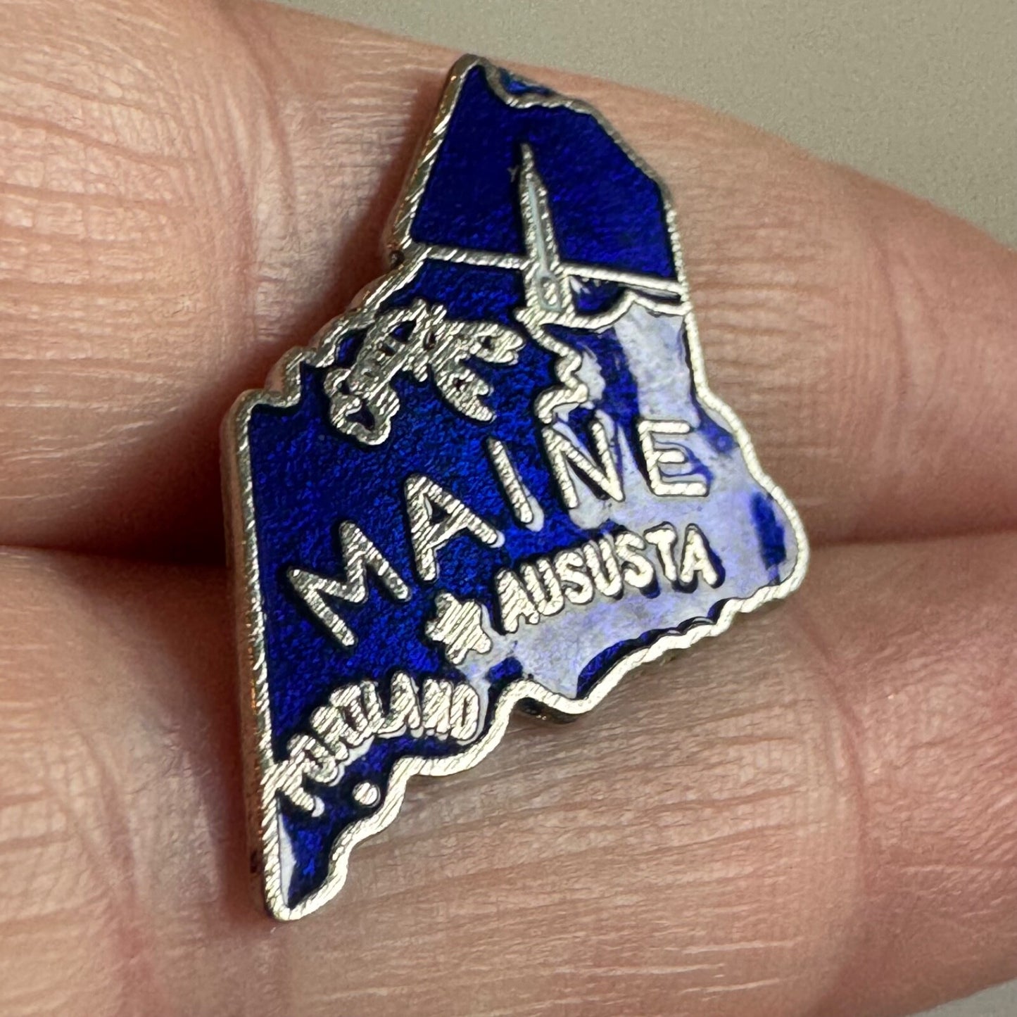 Vintage Maine State Blue Enamel Souvenir Tourist Lapel Pin