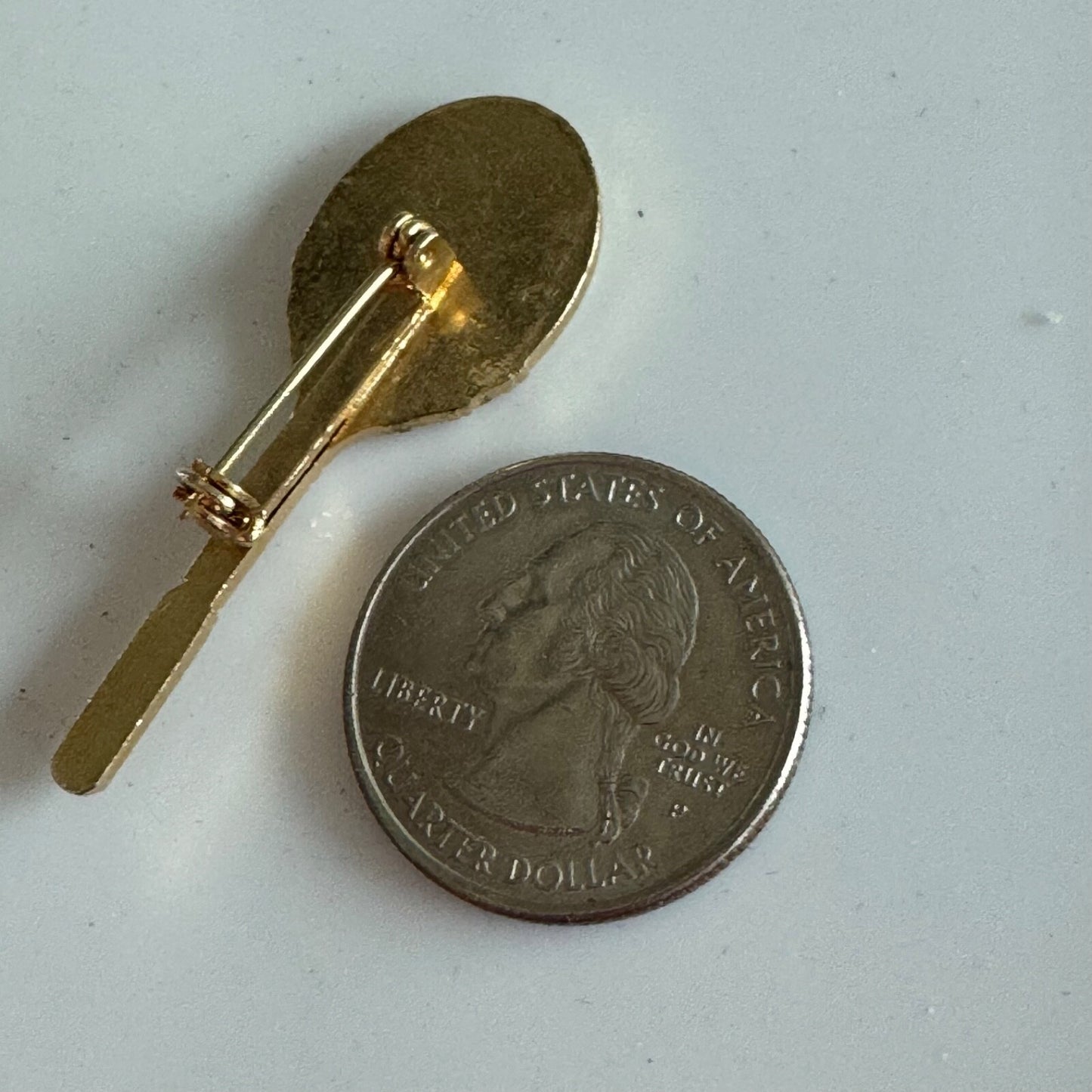 Vintage Gold Tone Tennis Racquet Racket Lapel Pin Sports Brooch Pin