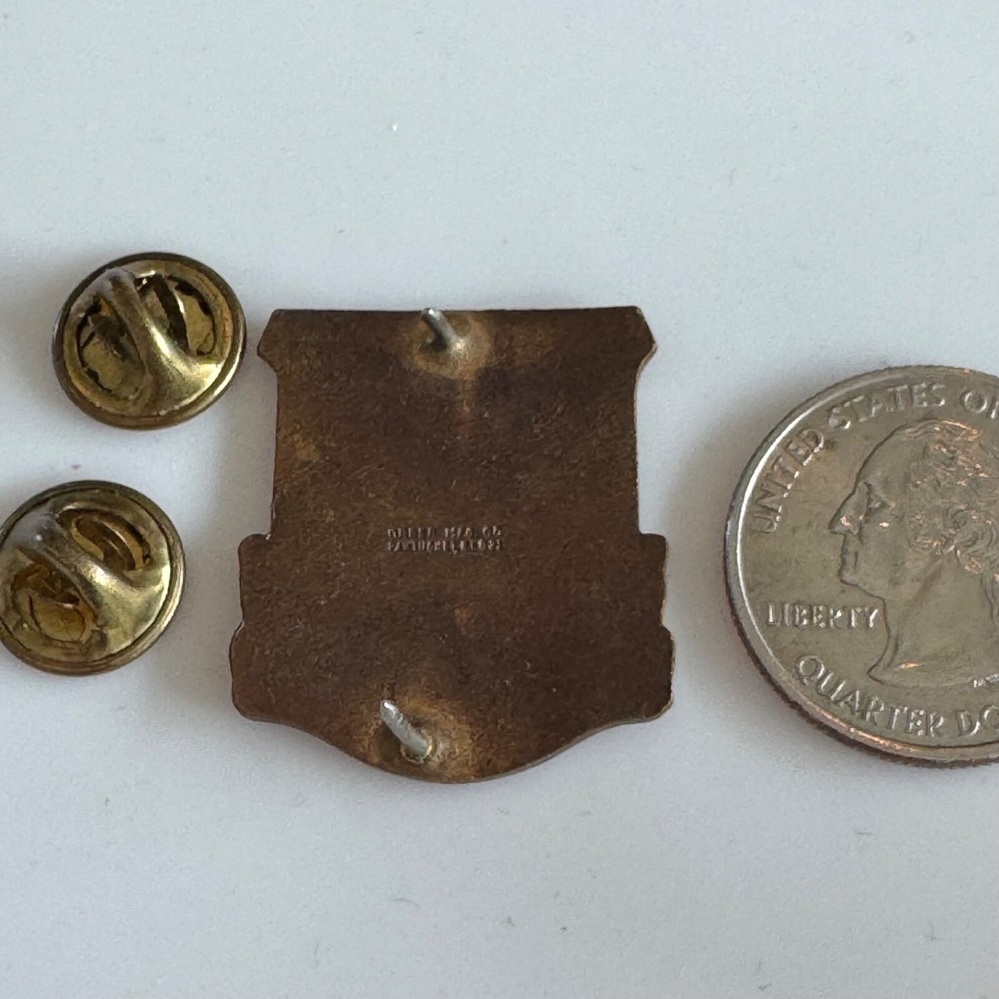 Vintage 130th Field Artillery DUI DI Lapel Pin Pawtucket, RI