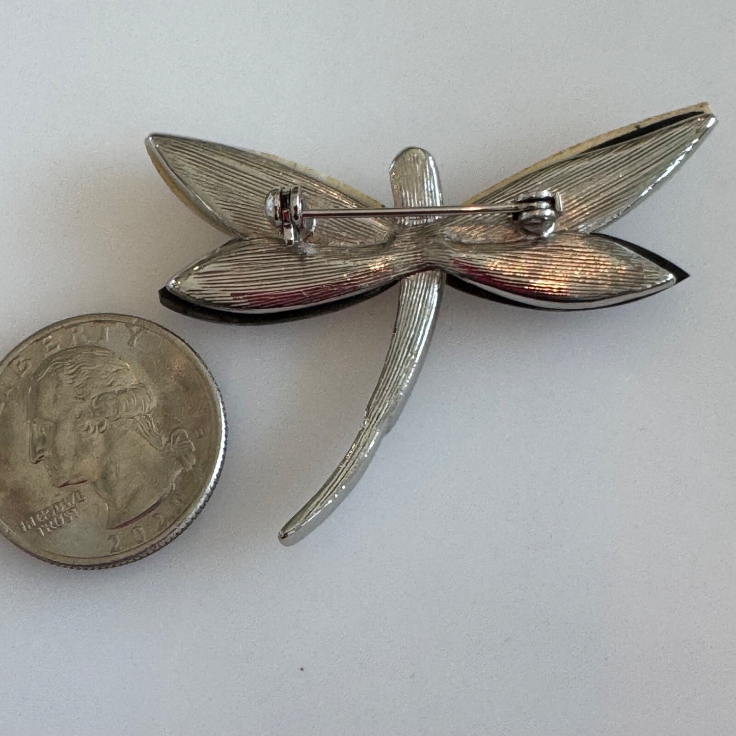 Unsigned Liz Claiborne Dragonfly Mother of Pearl Mosaic Brooch Pin Silver Tone