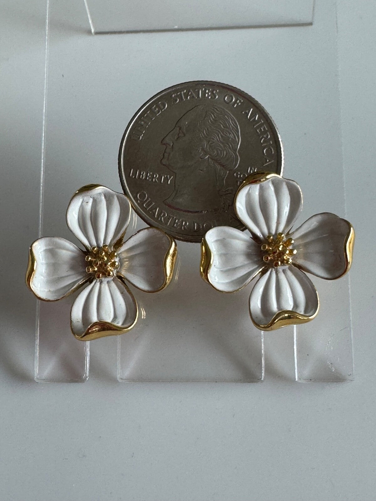 Vintage Trifari White Enamel Dogwood Flower Clip-On Earrings – Gold Tone Accents