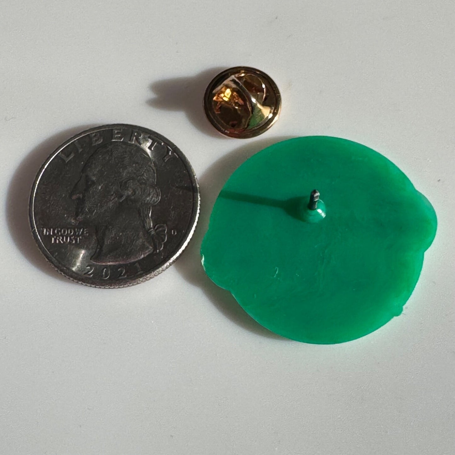 Vintage WNYC New York Kids Radio 93.9 Hot Radio for Cool Kids Plastic Lapel Pin