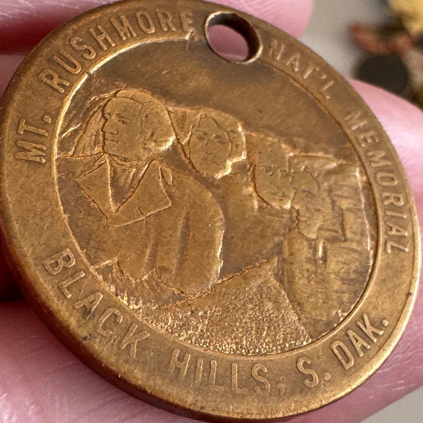 Mt Rushmore National Memorial Black Hills Dedication Medal Token Coin Fob