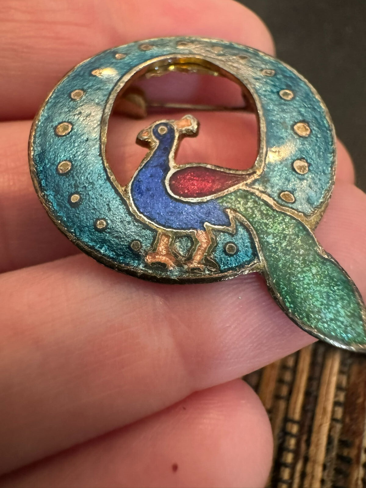 Peacock Letter Q Enamel Cloisonne Brooch Lapel Pin