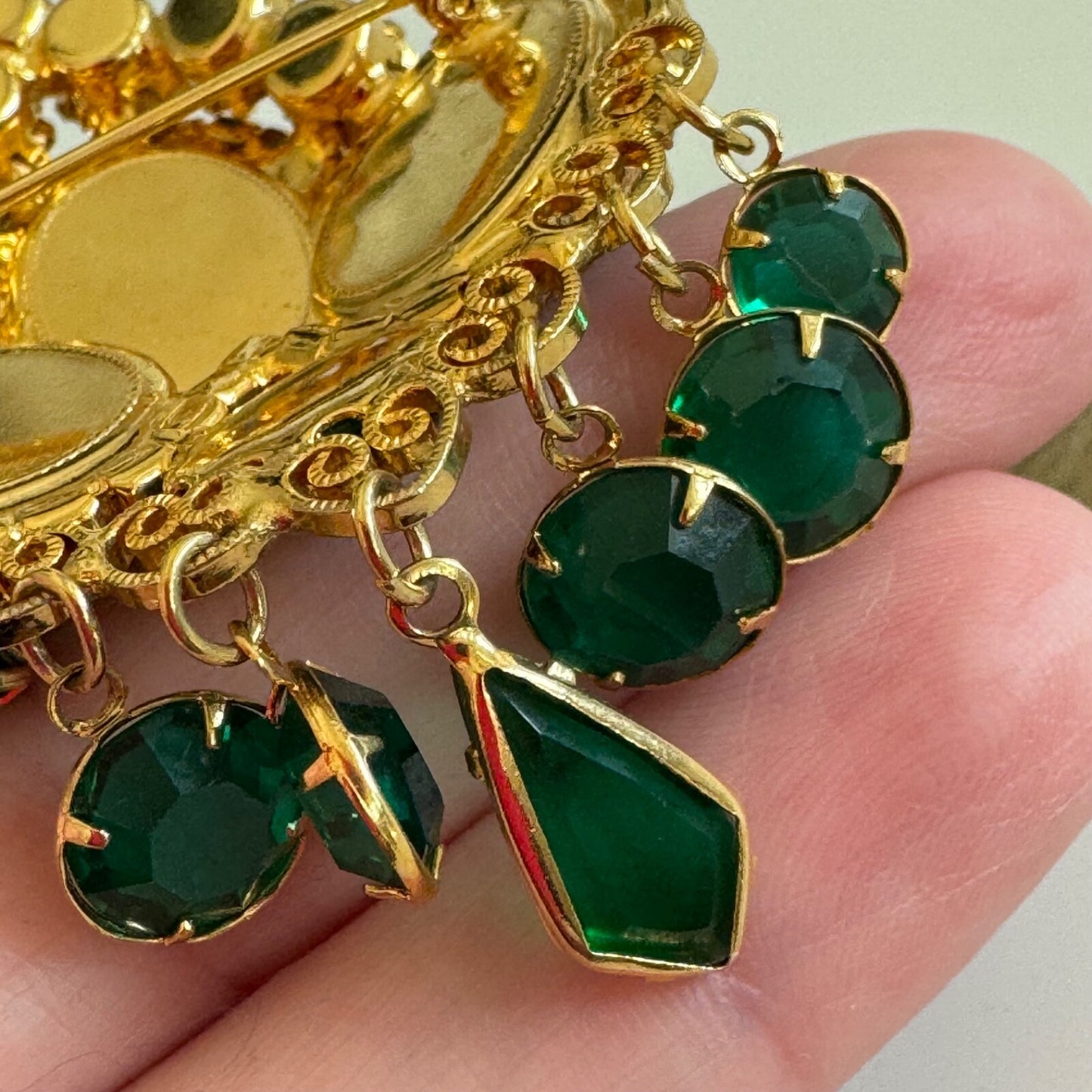 Juliana D&E Green Cabochon Dangle Brooch Gold Tone Heart Scroll