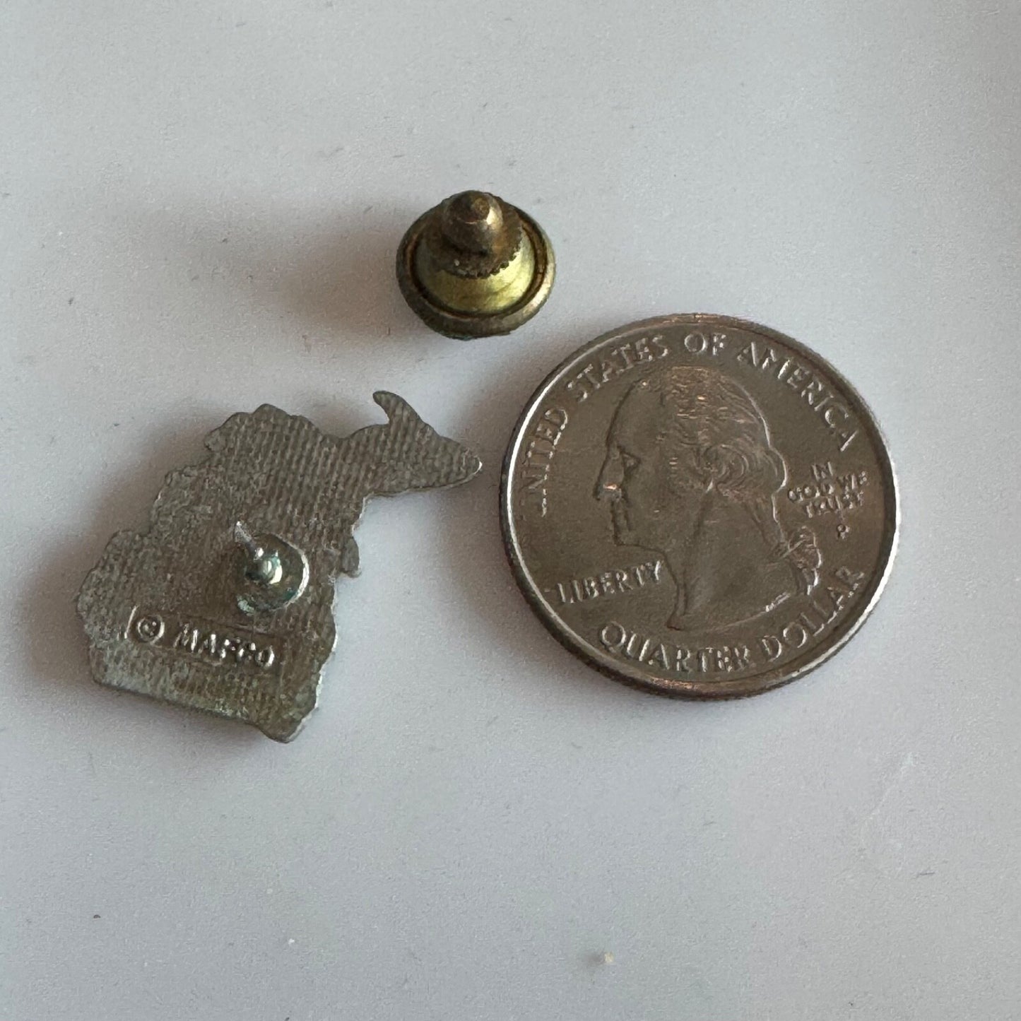 Vintage Michigan State Outline Souvenir Enamel Travel Pin Lake Superior Model T