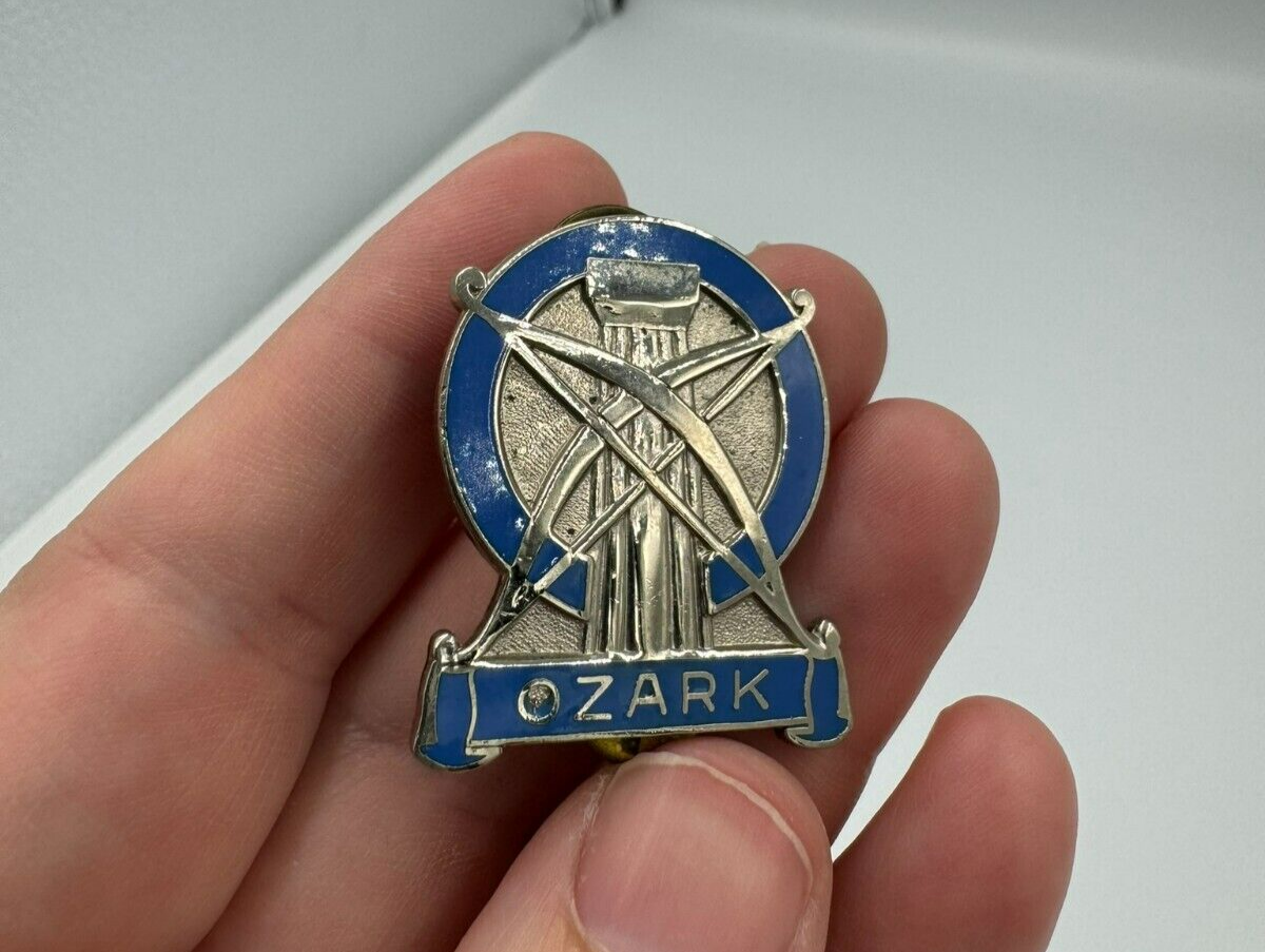 Ozark US Army 102nd ARCOM Reserve Command Unit DI DUI Pin Insignia meyer