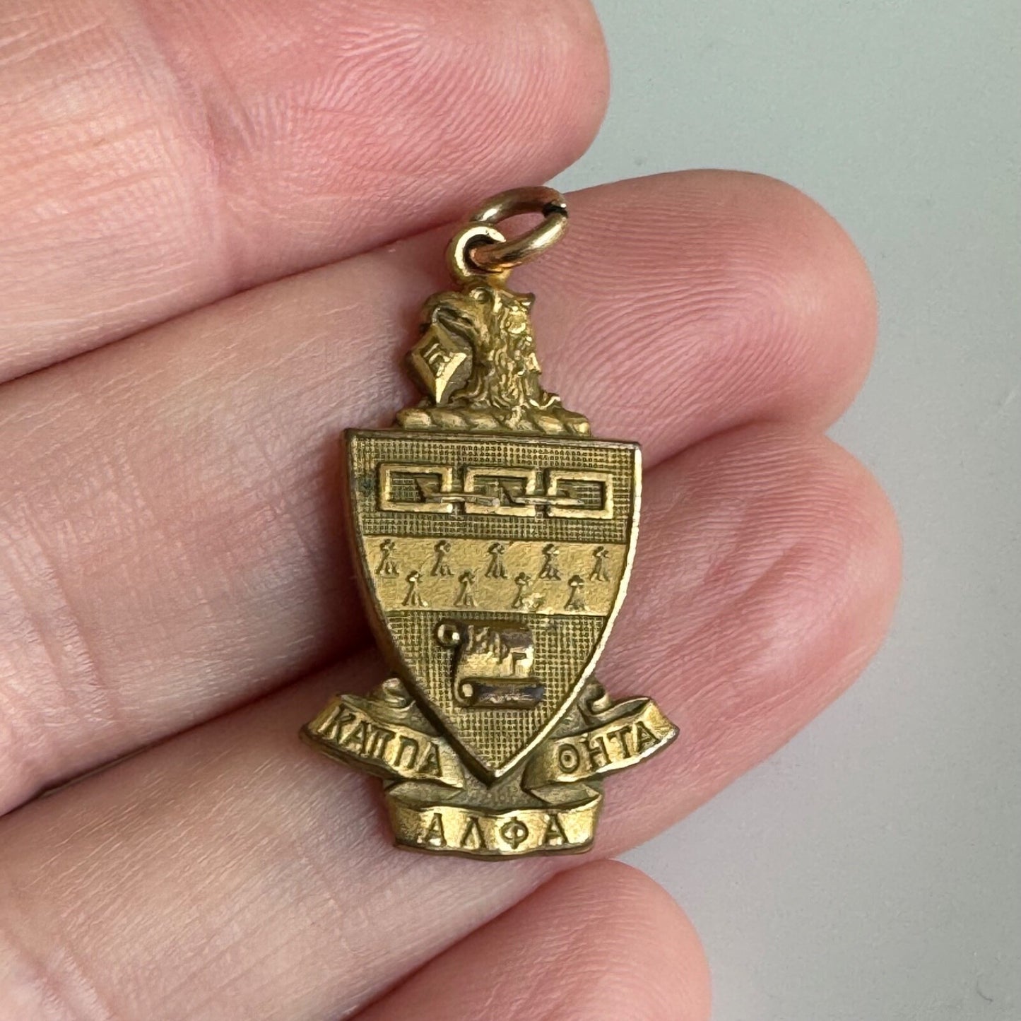 Vtg KAPPA ALPHA THETA Sorority Pendant GF Keepsake KAO Crest Lavalier