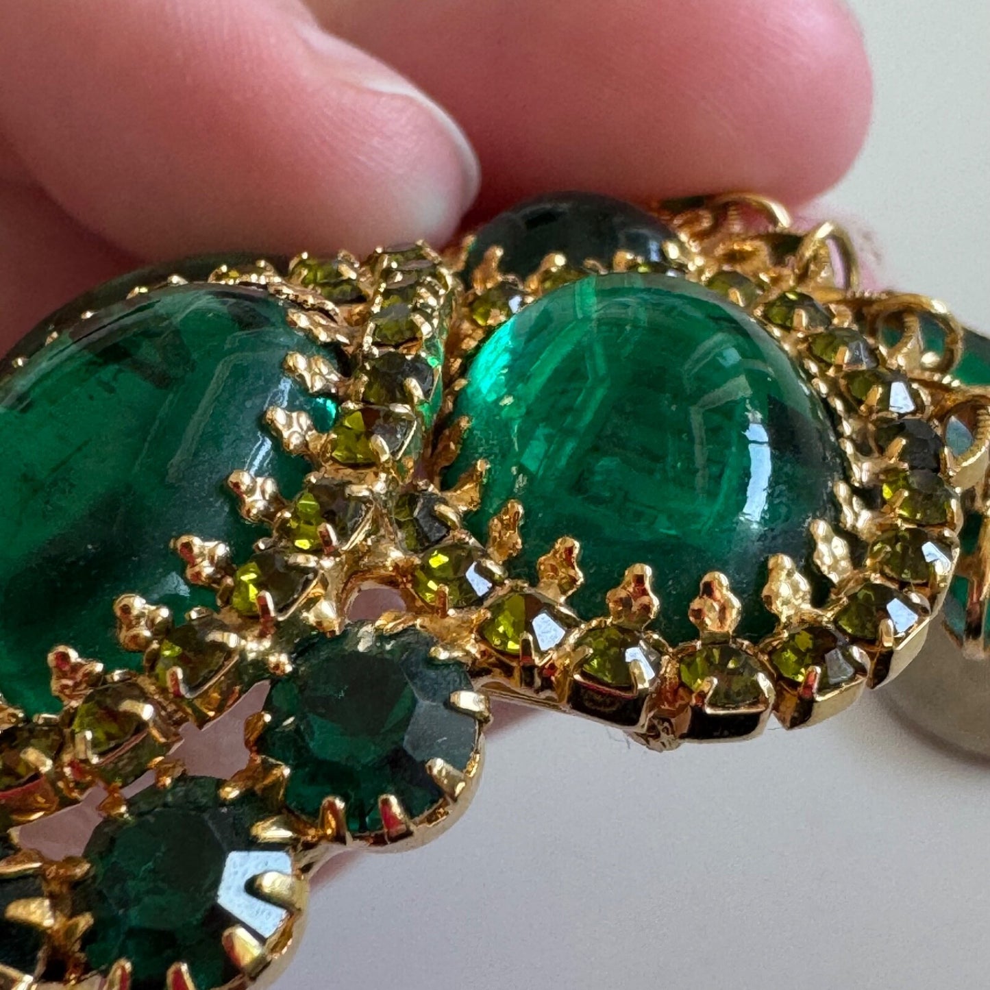 Juliana D&E Green Cabochon Dangle Brooch Gold Tone Heart Scroll