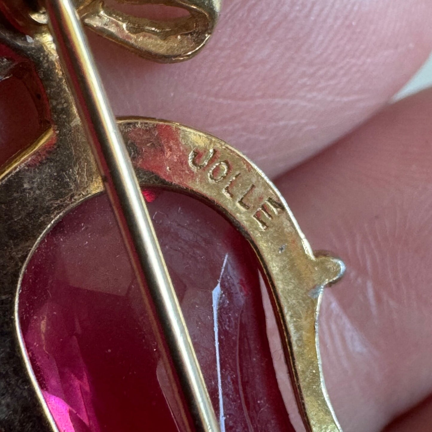 Vintage Hess-Appel Jolle Gold Tone Cello with Bow Brooch Pin Pink Stone As Is