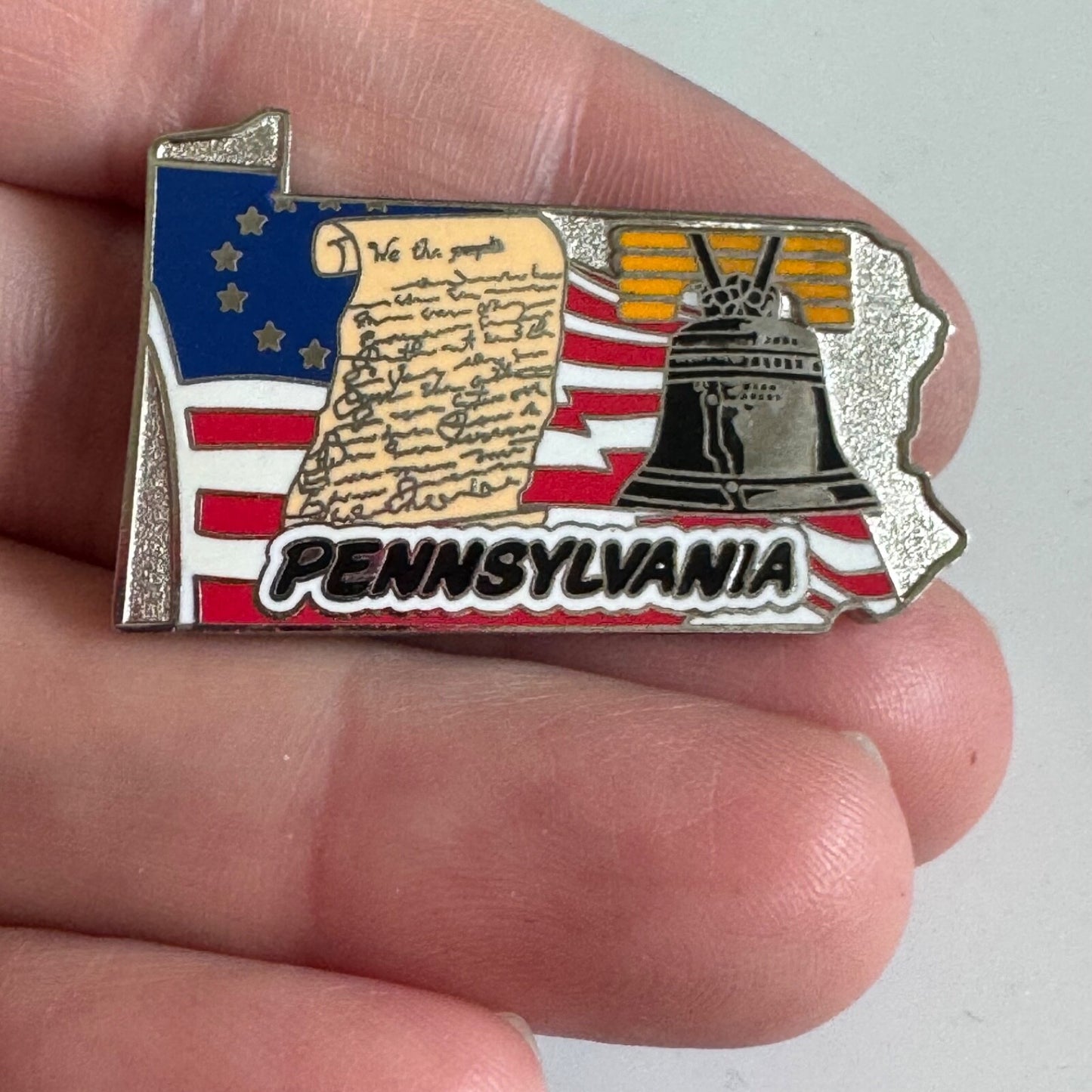 Pennsylvania State Shaped Lapel Pin Constitution Liberty Bell Betsy Ross Flag