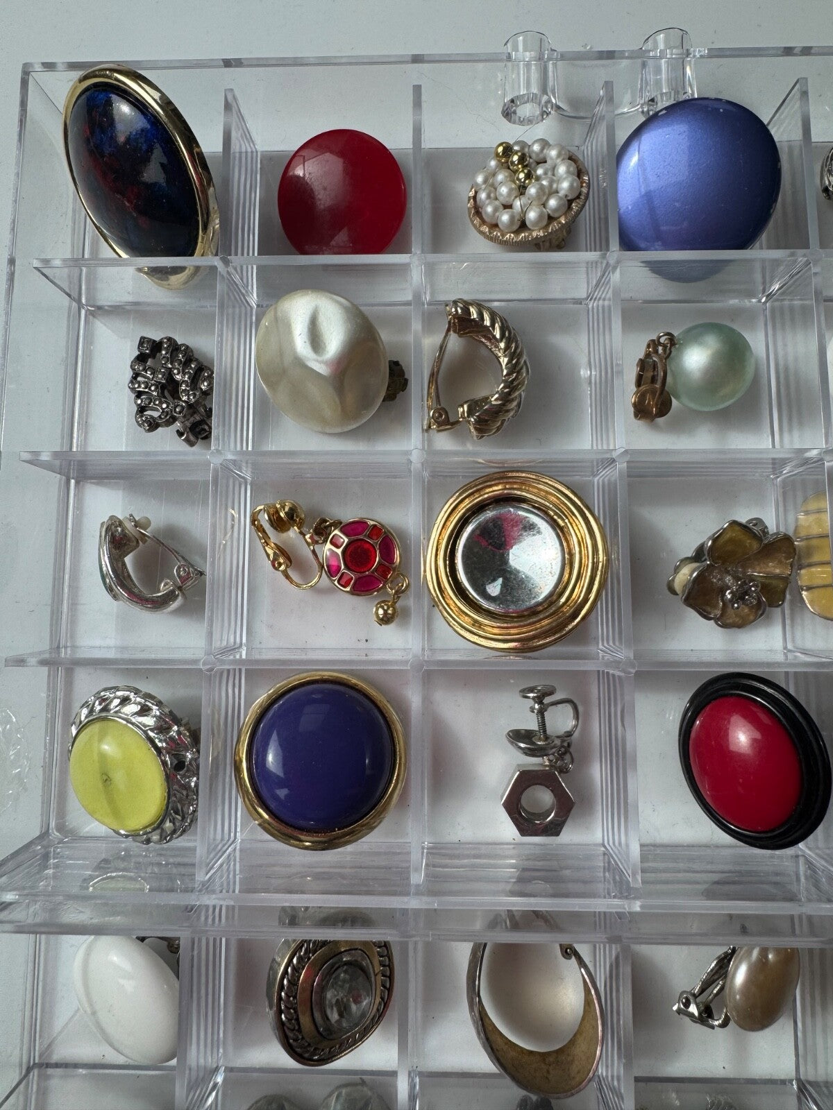 Vintage Signed & Unsigned SINGLE Clip-On Earrings Jewelry Lot Crafts/Wear 48pcs