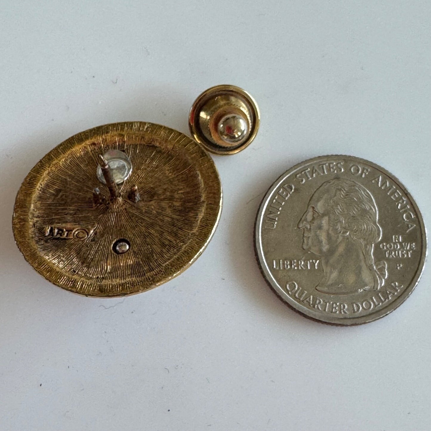 Vintage ART Lion's Head Brooch 3-D Pin Gold Tone Silver Tone Mixed Metal Lion