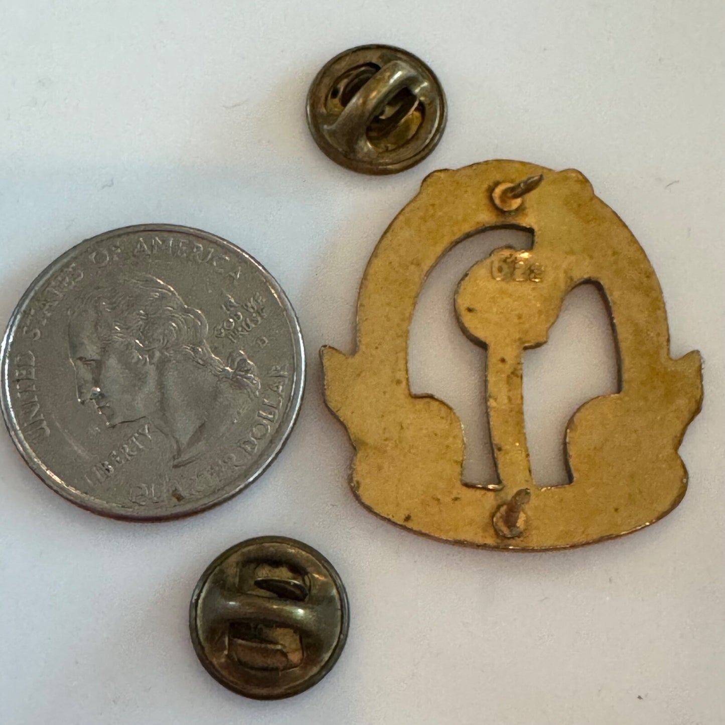 Vintage US Army Military 7th Cavalry Regiment Gary Owen Pin D22 DUI DI