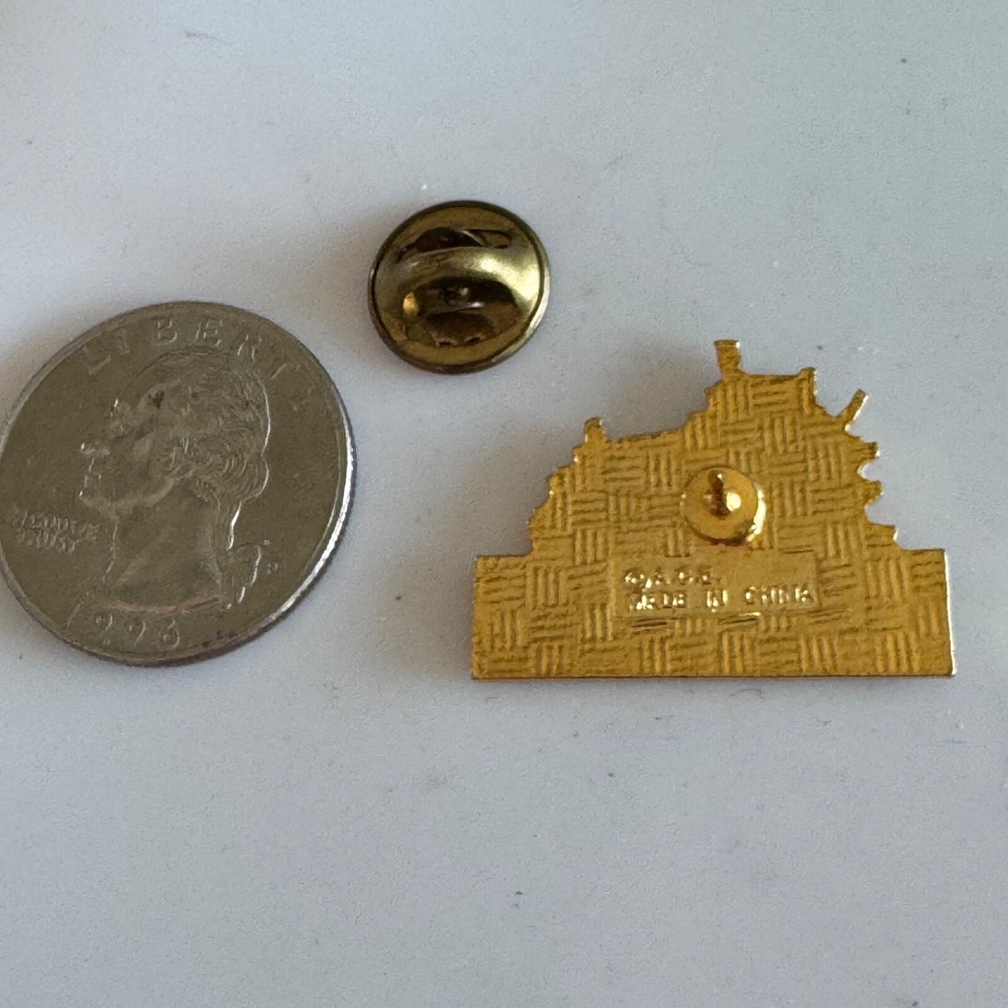 Vintage Discovery III Fairbanks Alaska Riverboat Paddleboat Lapel PIn