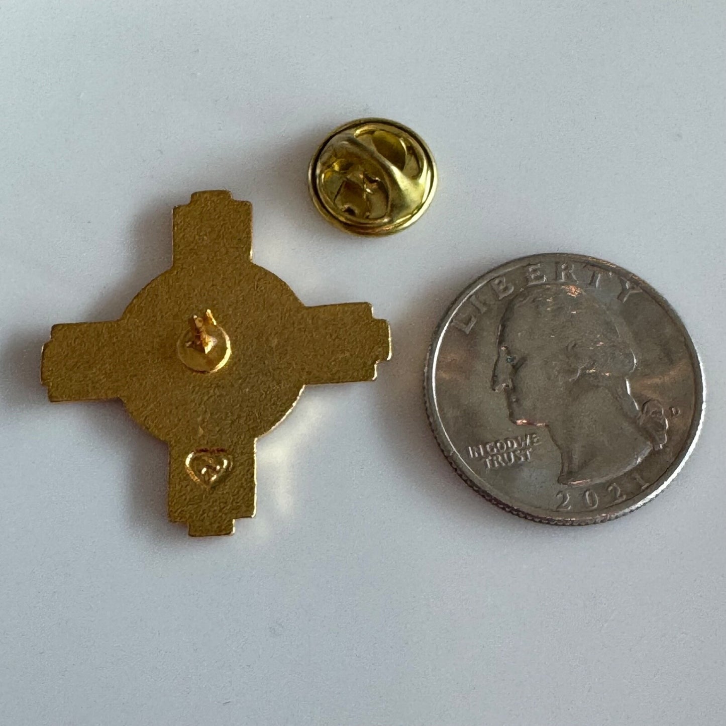 Amazing Vintage Ruidoso New Mexico Ski Skiing Lapel Pin