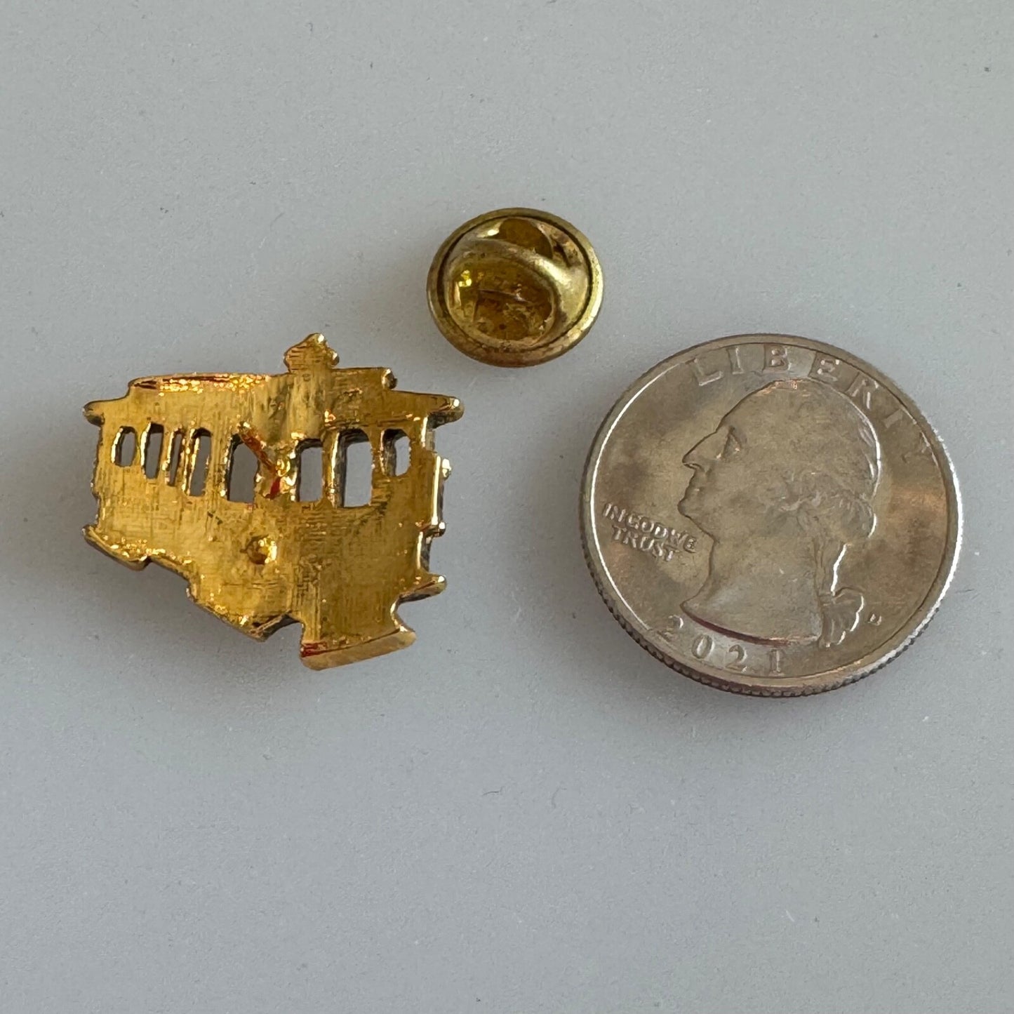 Vintage Gold Tone Trolley Car Streetcar Lapel Pin Large Tie Tack