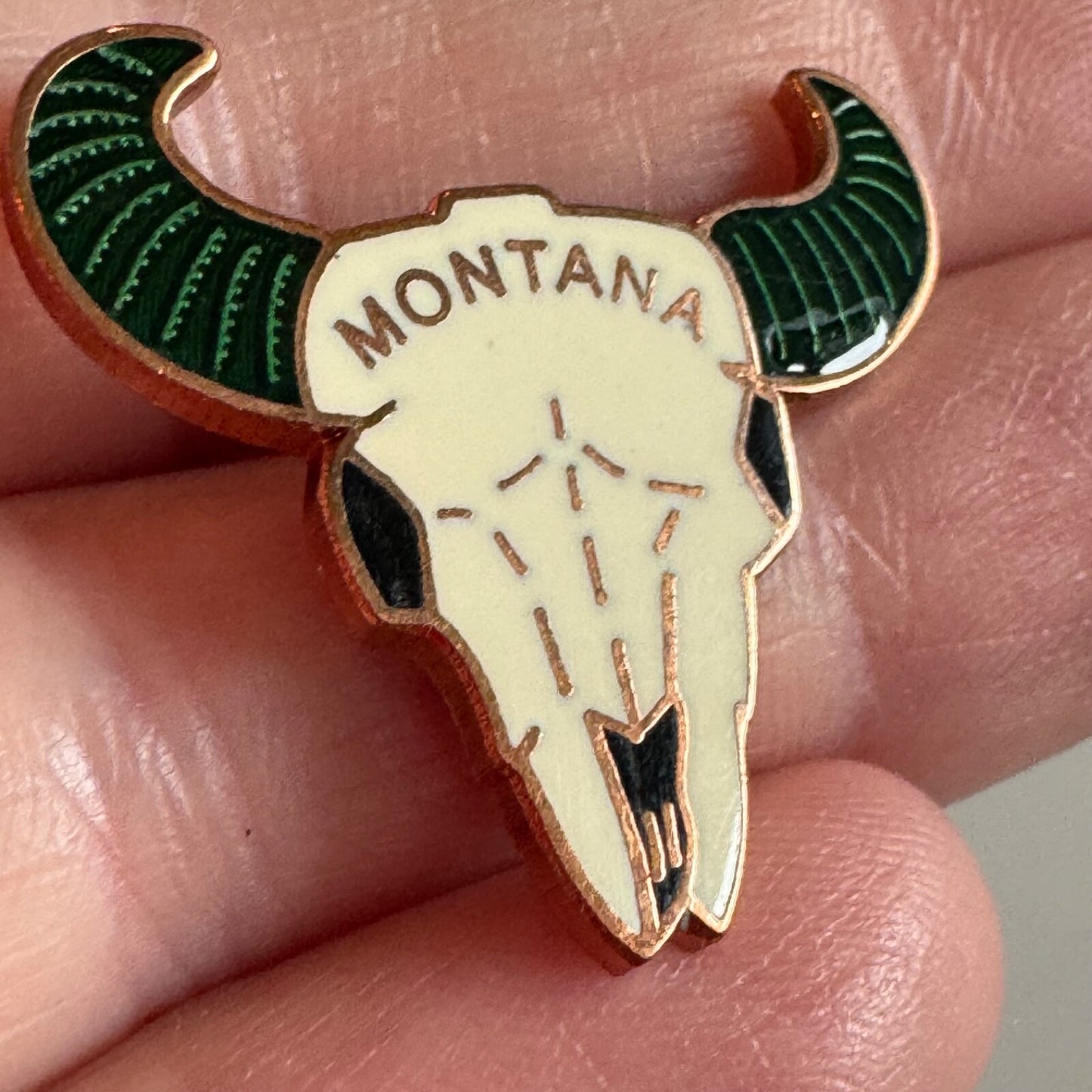 Vintage Montana Bison Skull Buffalo Cattle Souvenir Tourist Lapel Pin