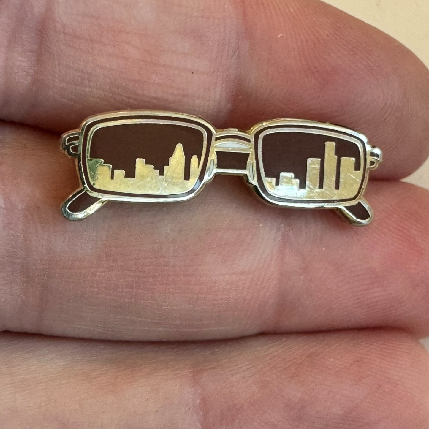 2018 Pintrill Sunglasses with Skyline Reflection Lapel Pin
