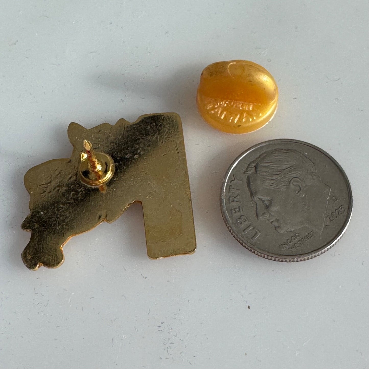 Vintage University of Arkansas Razorbacks Lapel Pin Leaning