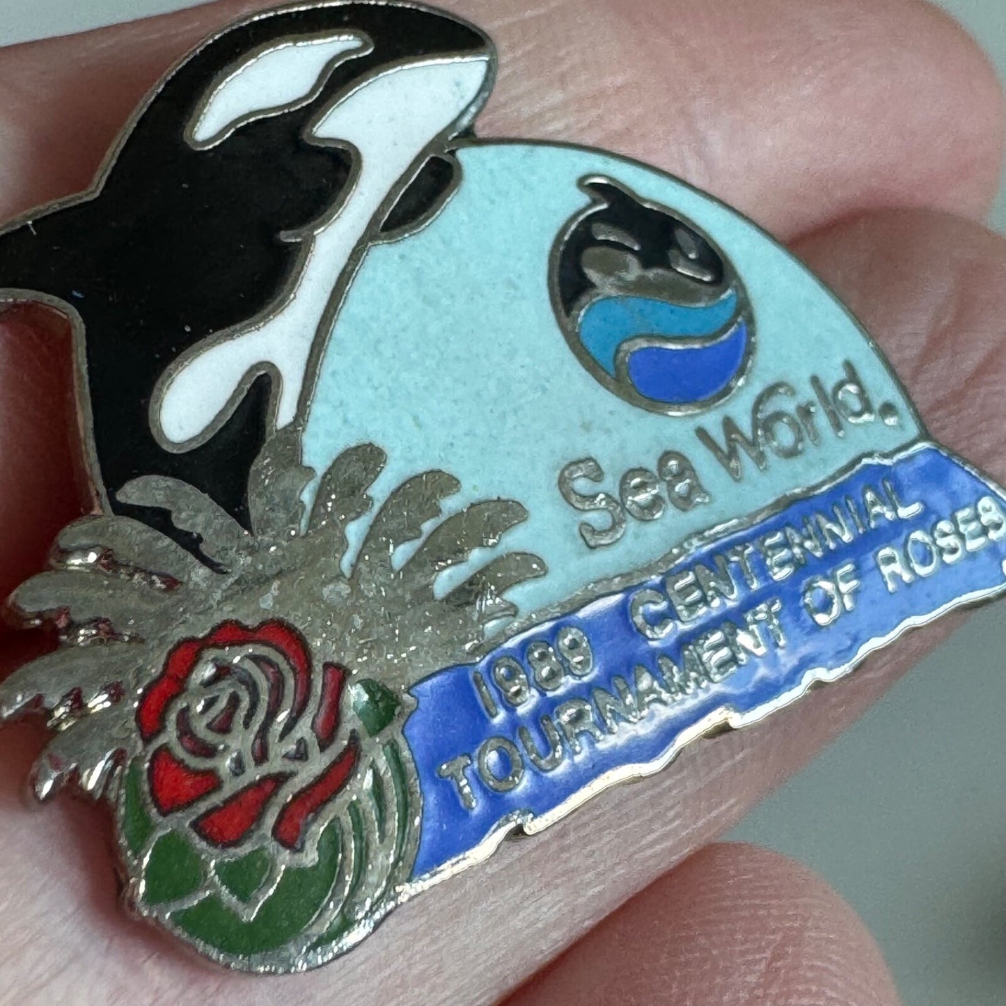 SeaWorld 1989 Centennial Tournament of Roses Enamel Pin