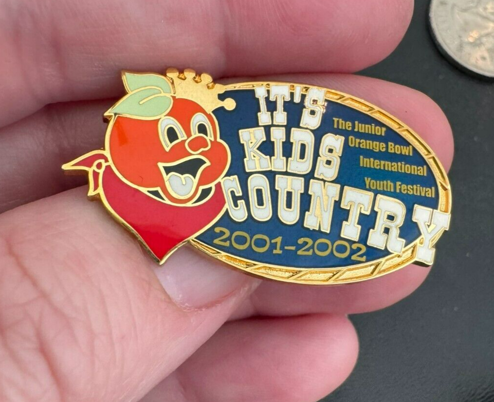 It's Kids Country Junior Orange Bowl International Youth Festival Pin 2002