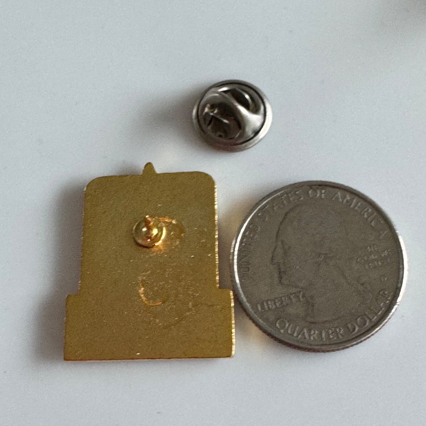 Bennington Battle Monument Vermont Souvenir Tourist Lapel Pin VT Rare