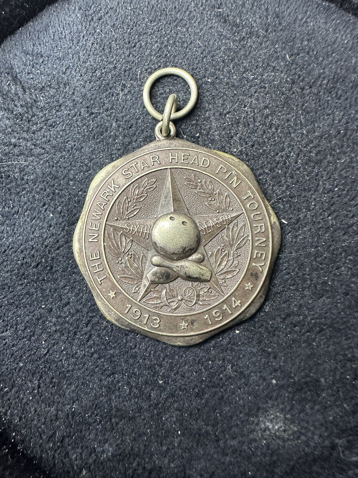 1913-14 NEWARK STAR LEDGER HEAD PIN TOURNAMENT BOWLING Award Medallion