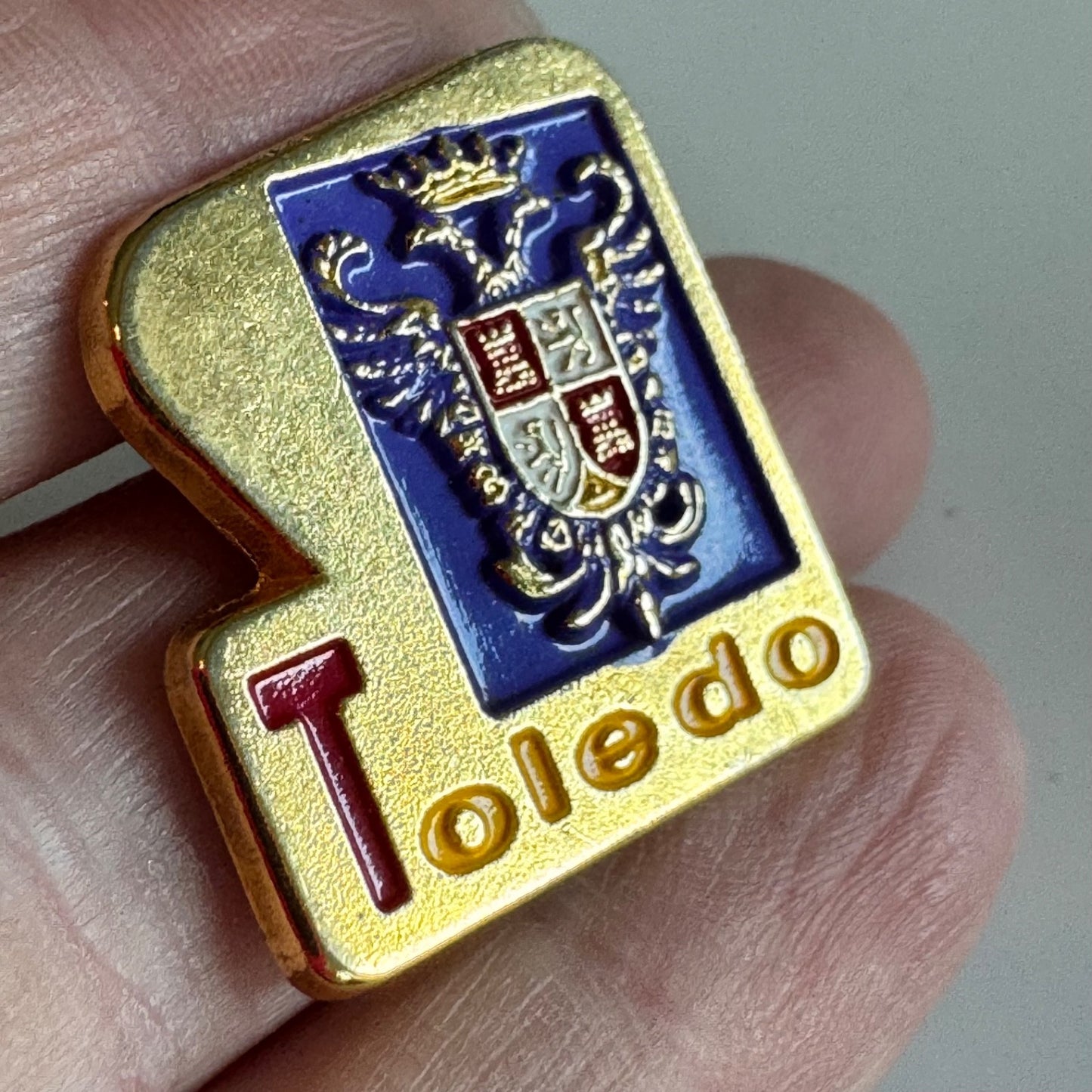 Vtg Toledo Spain Gold-Purple Crest Coat of Arms Souvenir Enamel Lapel Pin